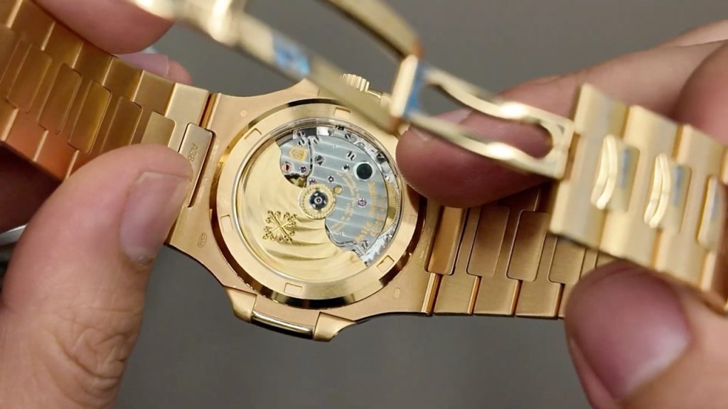 Calibre 324 S C trong Patek Philippe Nautilus 5711/1R