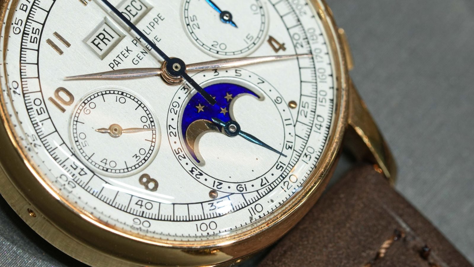 Patek Philippe 2499 Series 2: cách nhận diện và giá trị