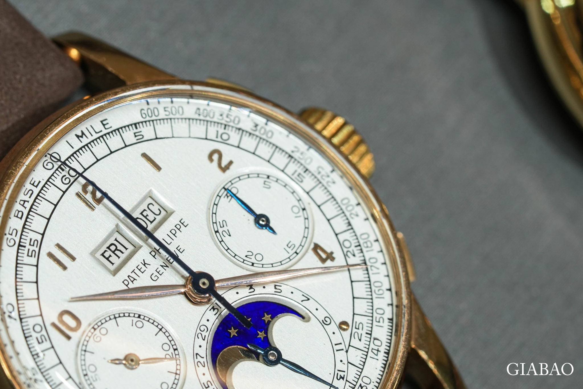 Patek Philippe 2499 Series 2: cách nhận diện và giá trị — ảnh chi tiết 2