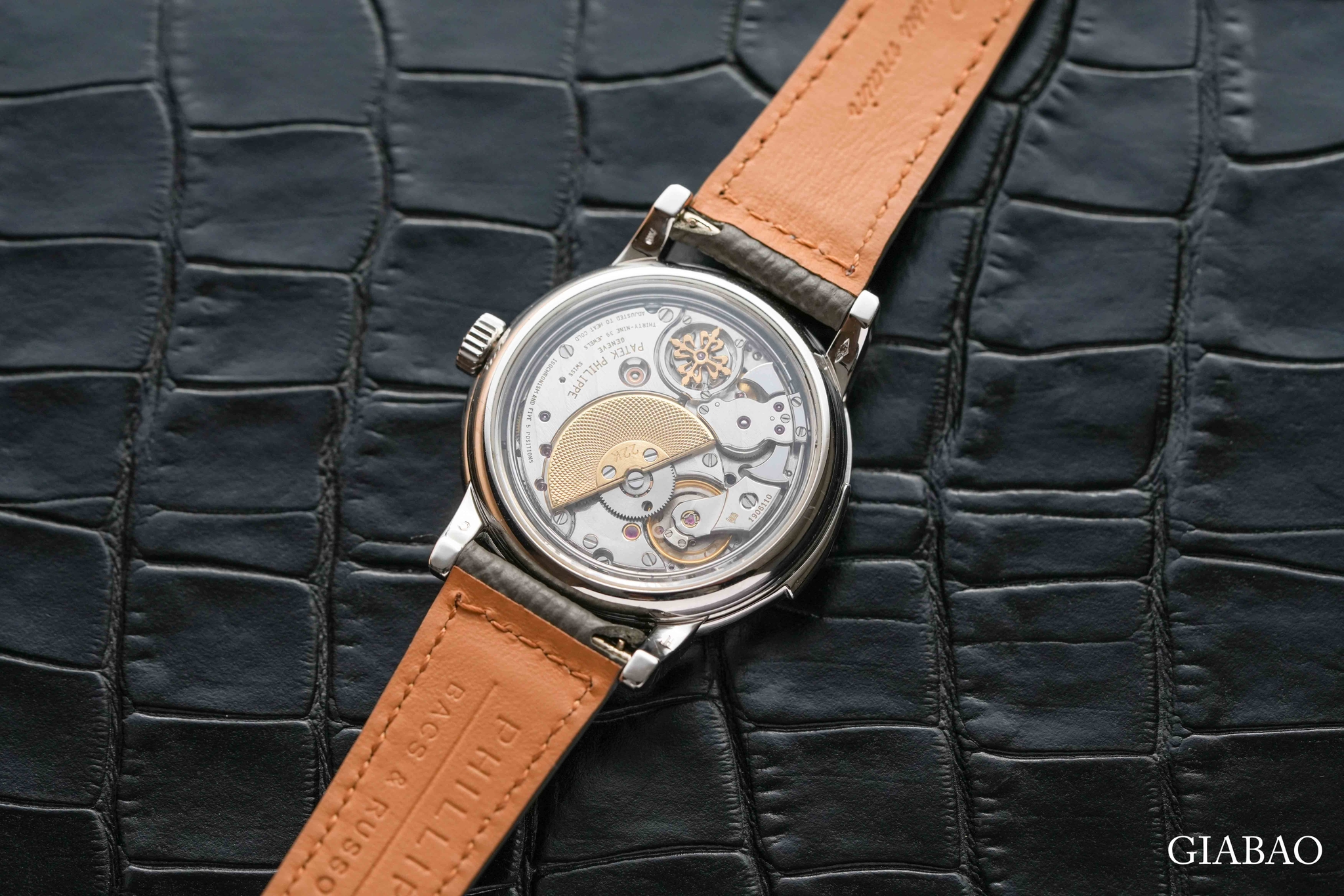 Mặt sau Patek Philippe 3974P và calibre R 27 Q
