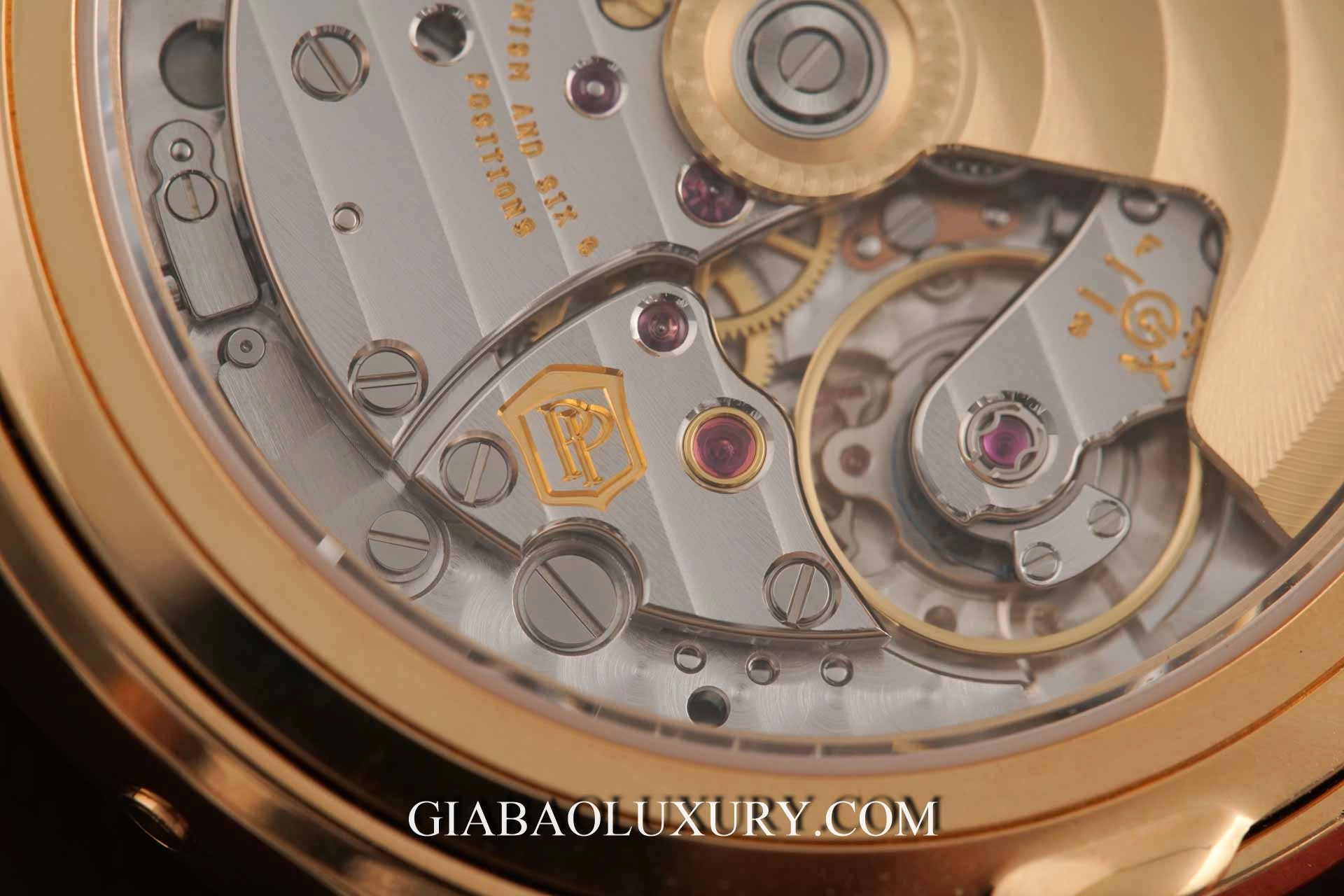 Patek Philippe 4947R-001: lịch thường niên 38 mm: mặt đáy sapphire và calibre 324 S QA LU