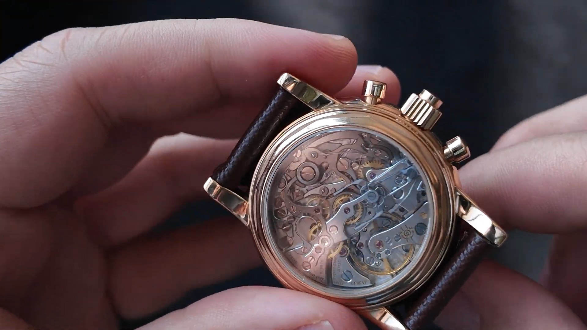 Calibre Patek Philippe 27-70 Q qua nắp lưng sapphire