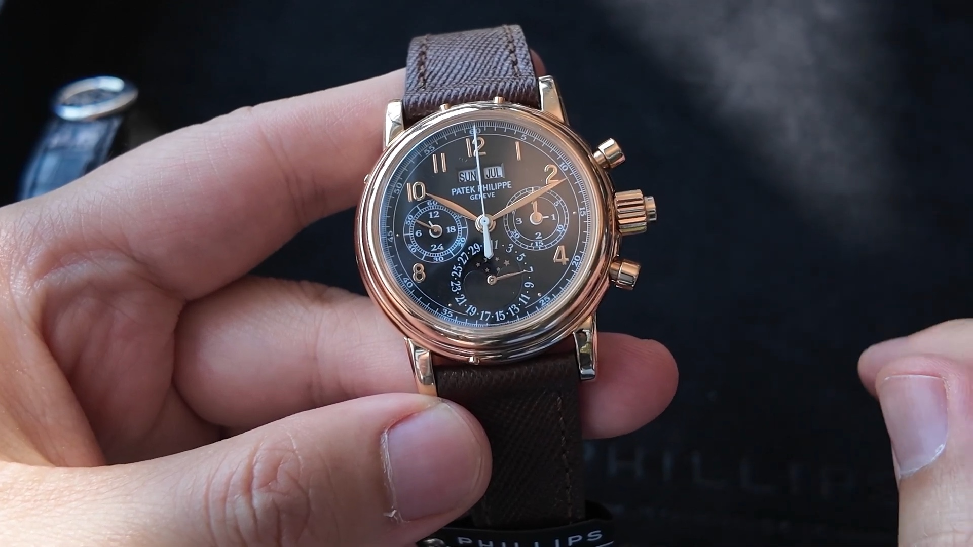 Mặt số đen Patek Philippe 5004R-018