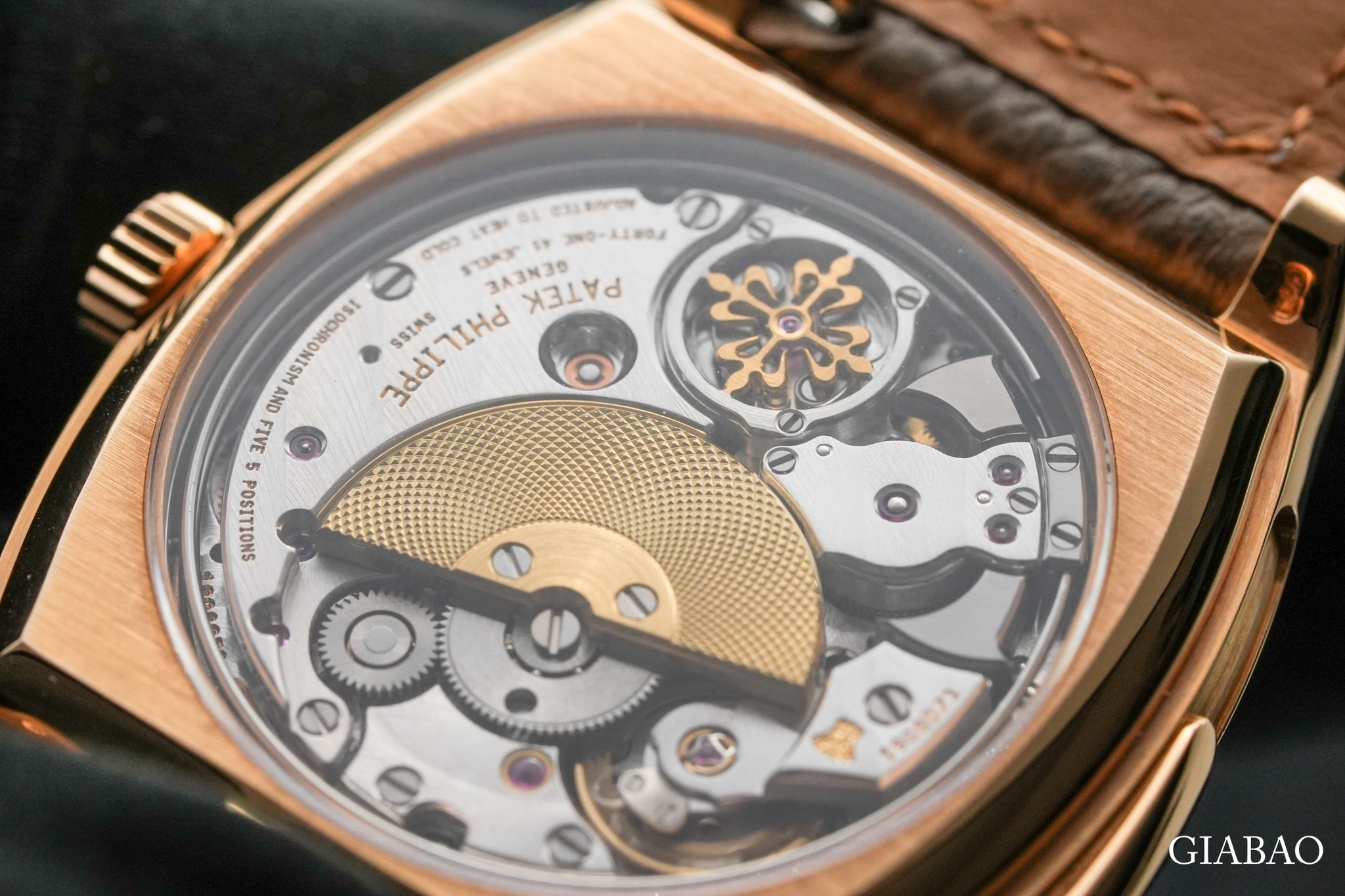 Cận cảnh bộ máy Patek Philippe 5013R