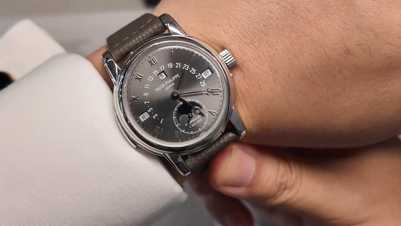 Patek Philippe Ref. 5016 platinum 37 mm trên cổ tay