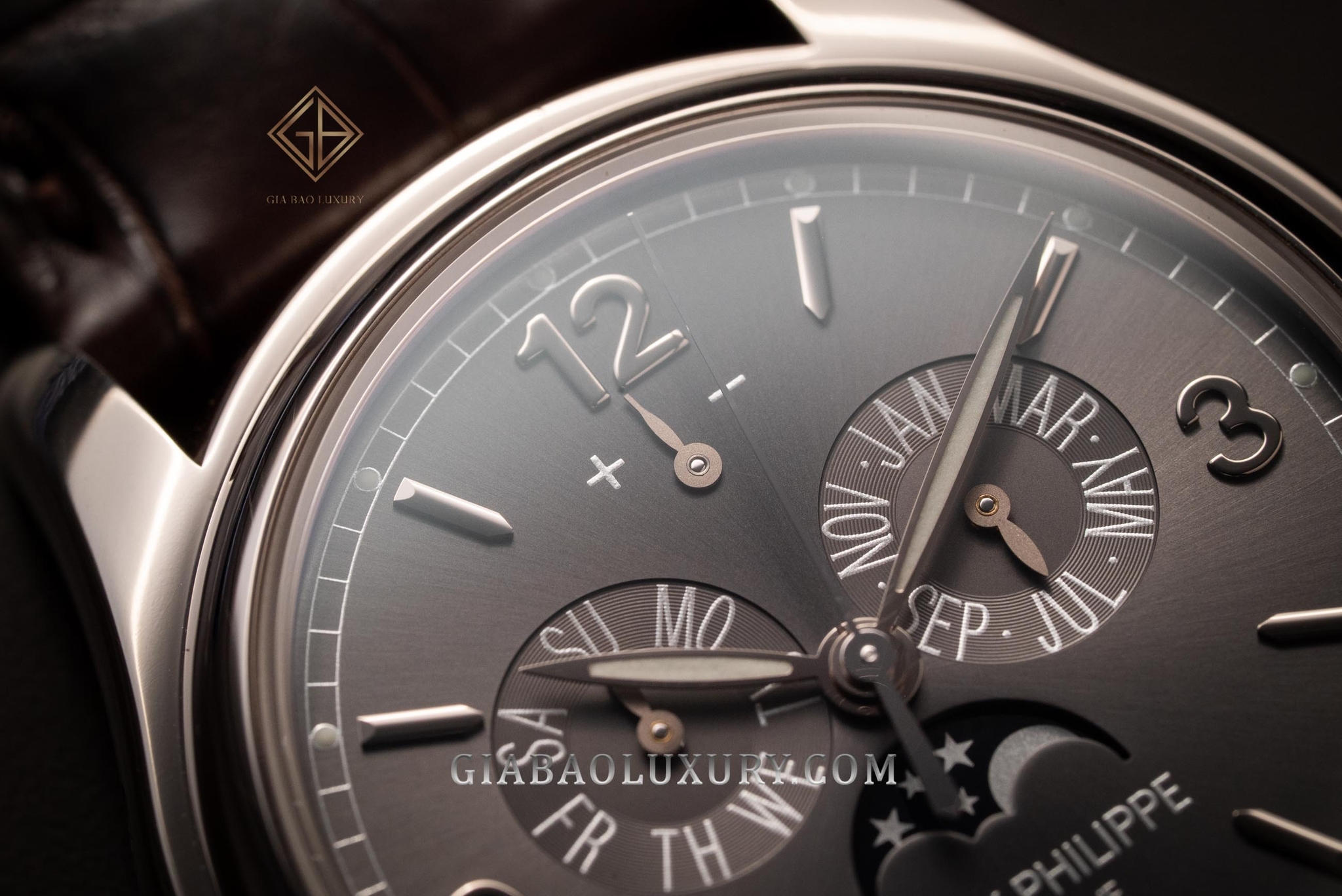 Patek Philippe 5146G: lịch thường niên dễ sử dụng: khóa gập và dây da của Ref. 5146G