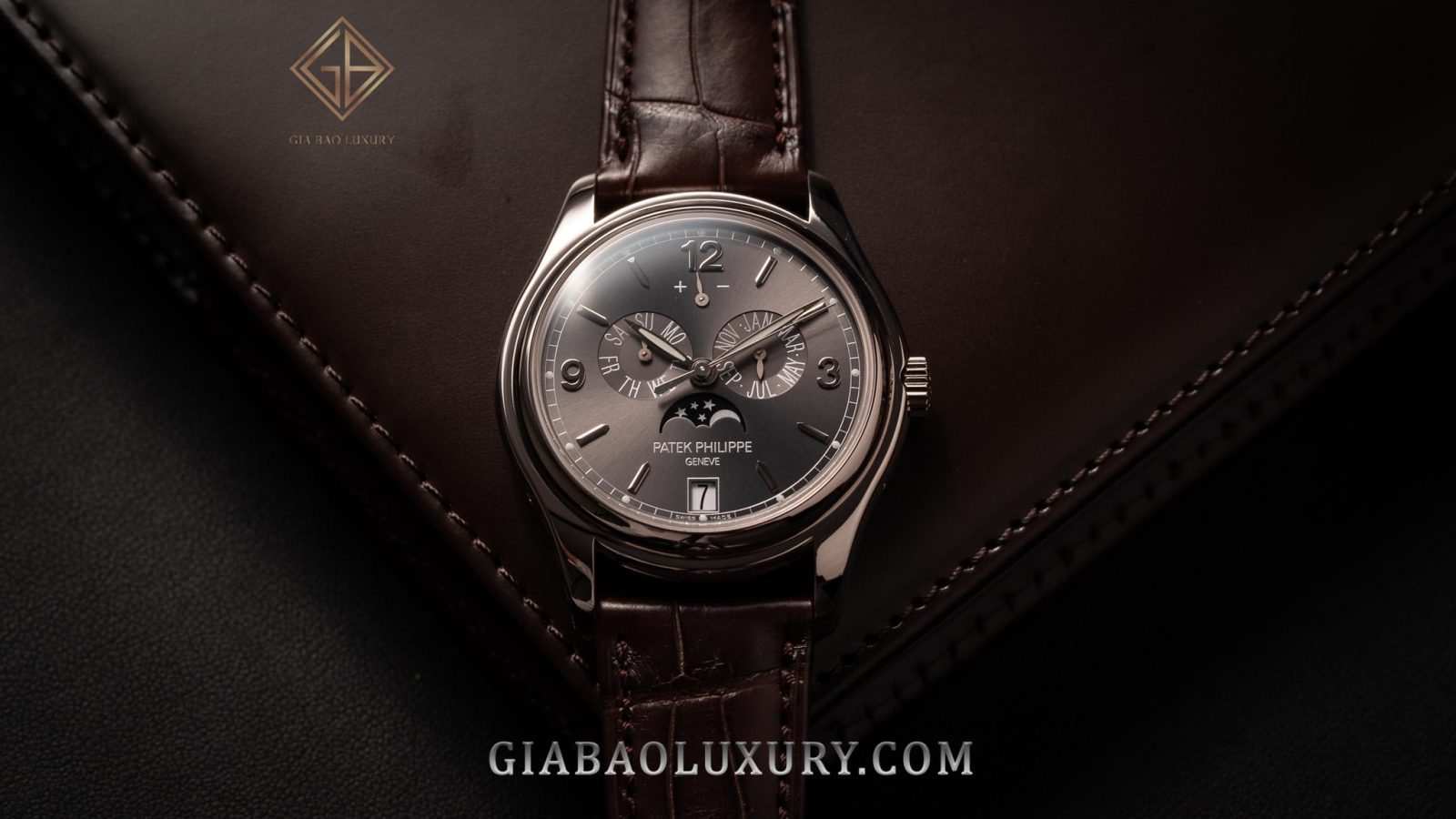 Patek Philippe 5146G: lịch thường niên dễ sử dụng