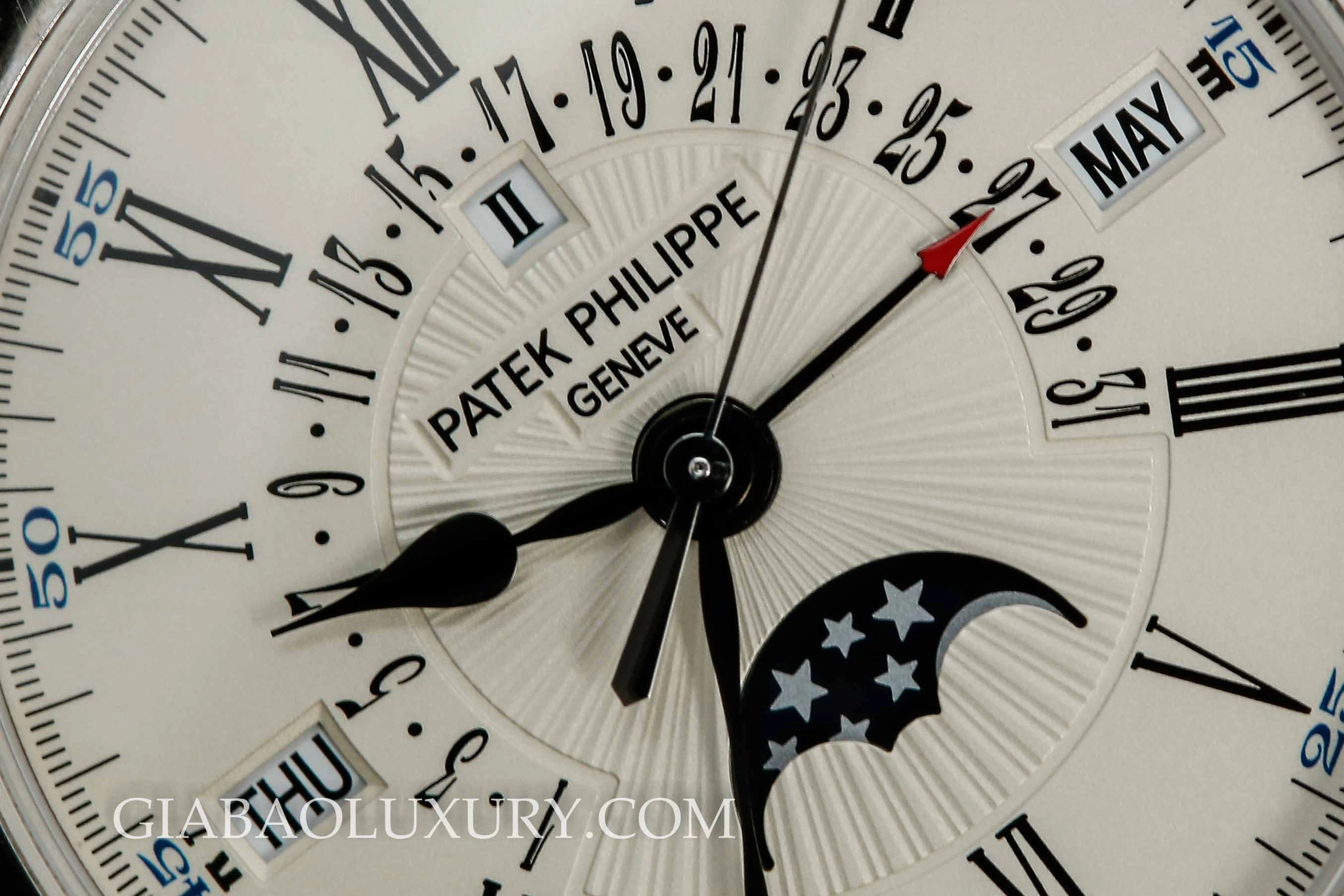 Patek Philippe 5159G-001: lịch vạn niên retrograde kiểu Officer — ảnh chi tiết 12