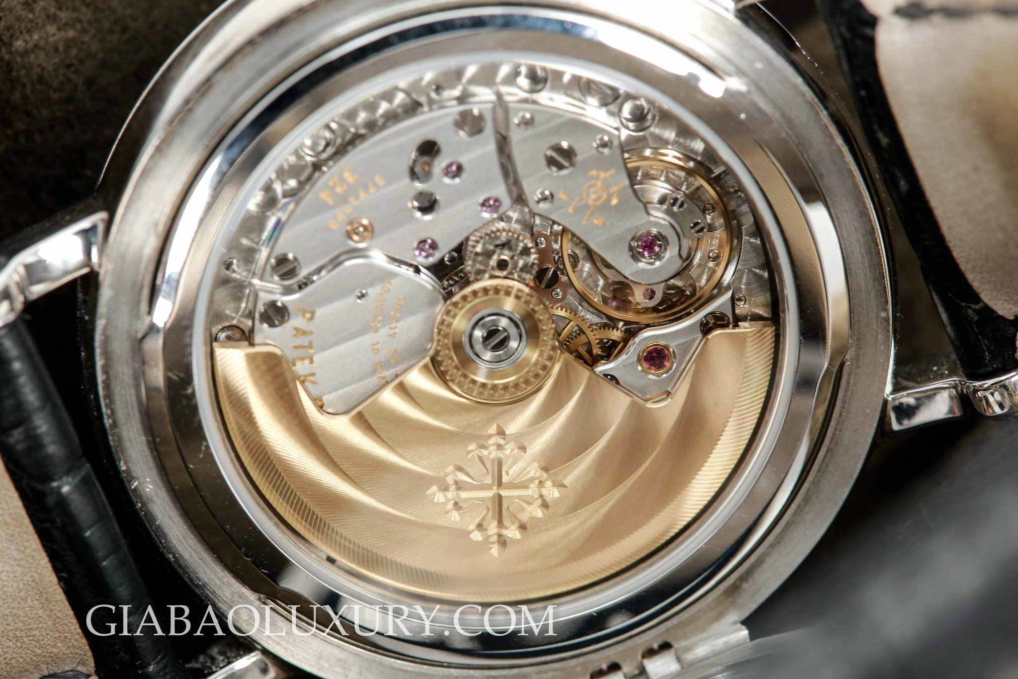 Patek Philippe 5159G-001: lịch vạn niên retrograde kiểu Officer — ảnh chi tiết 14