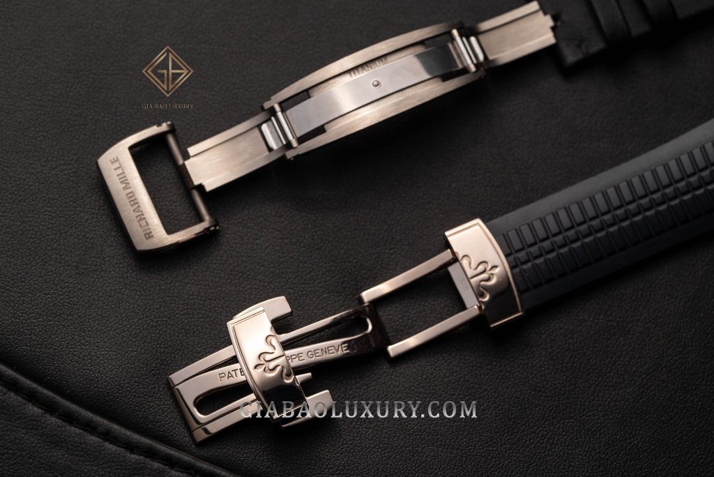 Patek Philippe 5168G và Richard Mille RM 023: so sánh độ dày và đường cong vỏ của hai mẫu