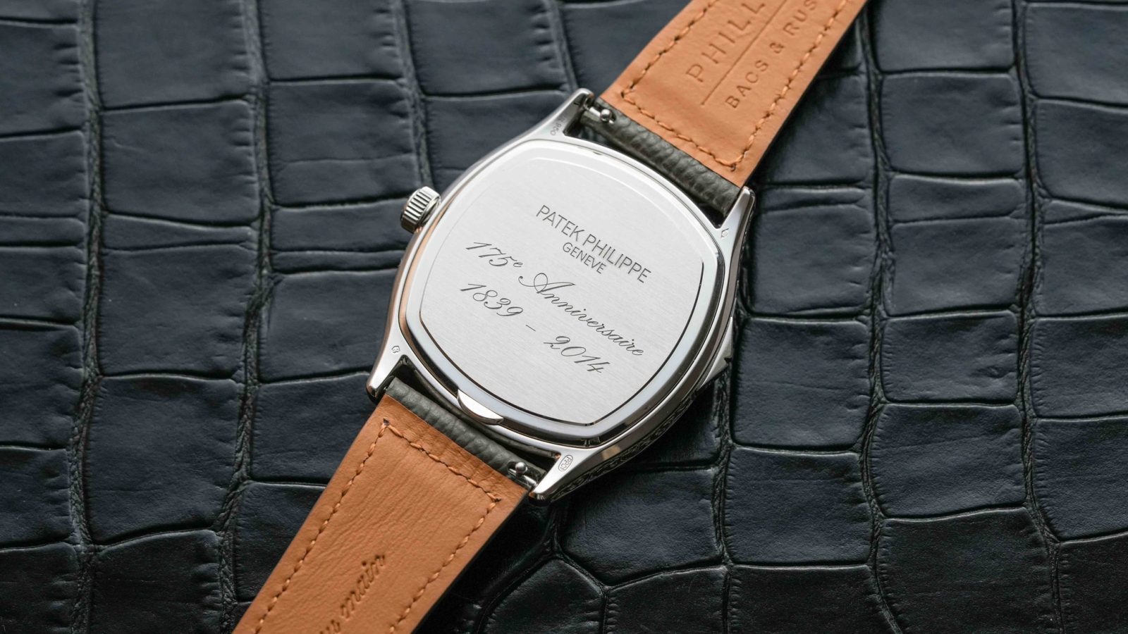 Patek Philippe 5275P: jumping hour và điểm chuông