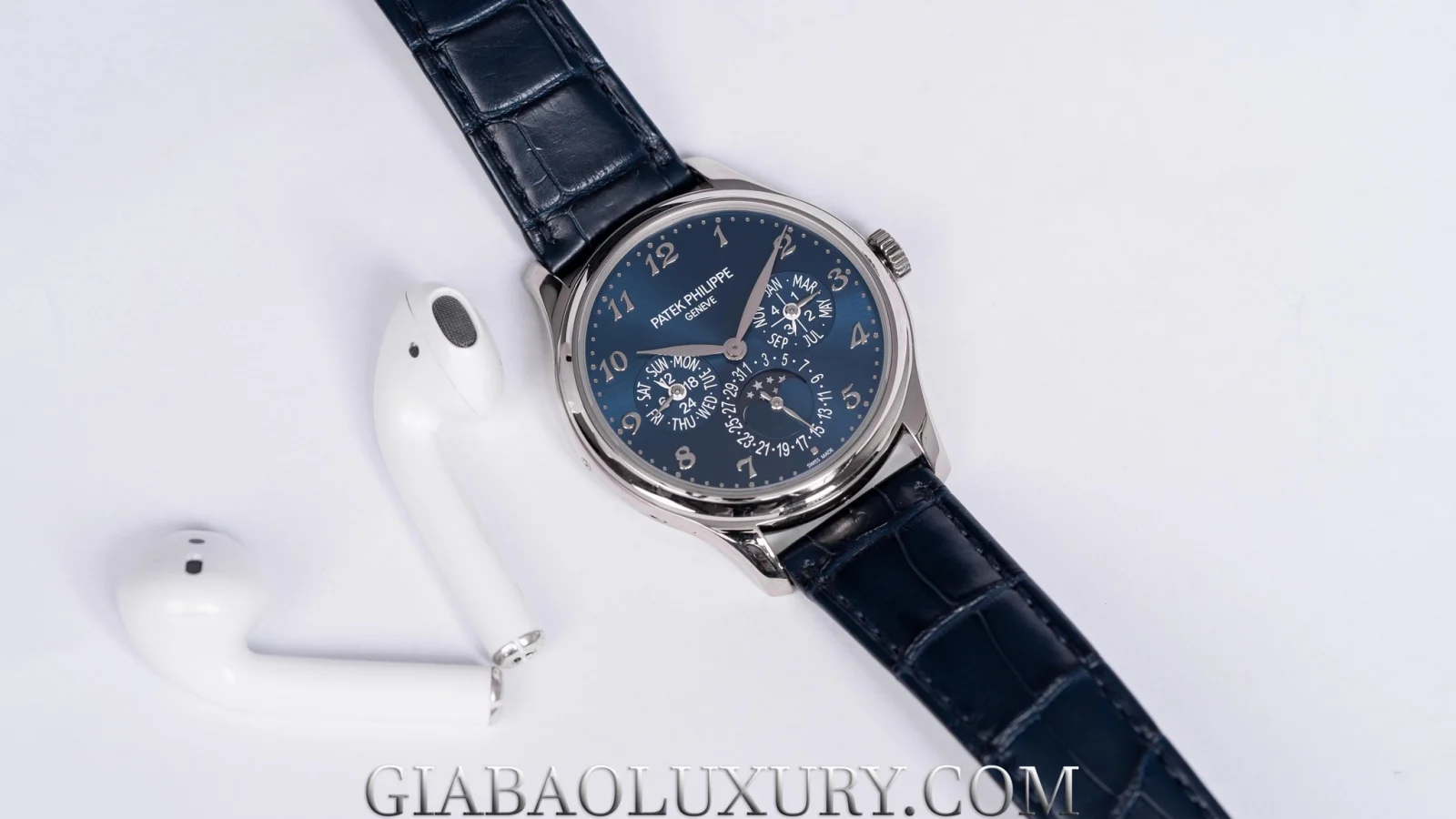 Patek Philippe 5327 và 5140: hai lịch vạn niên