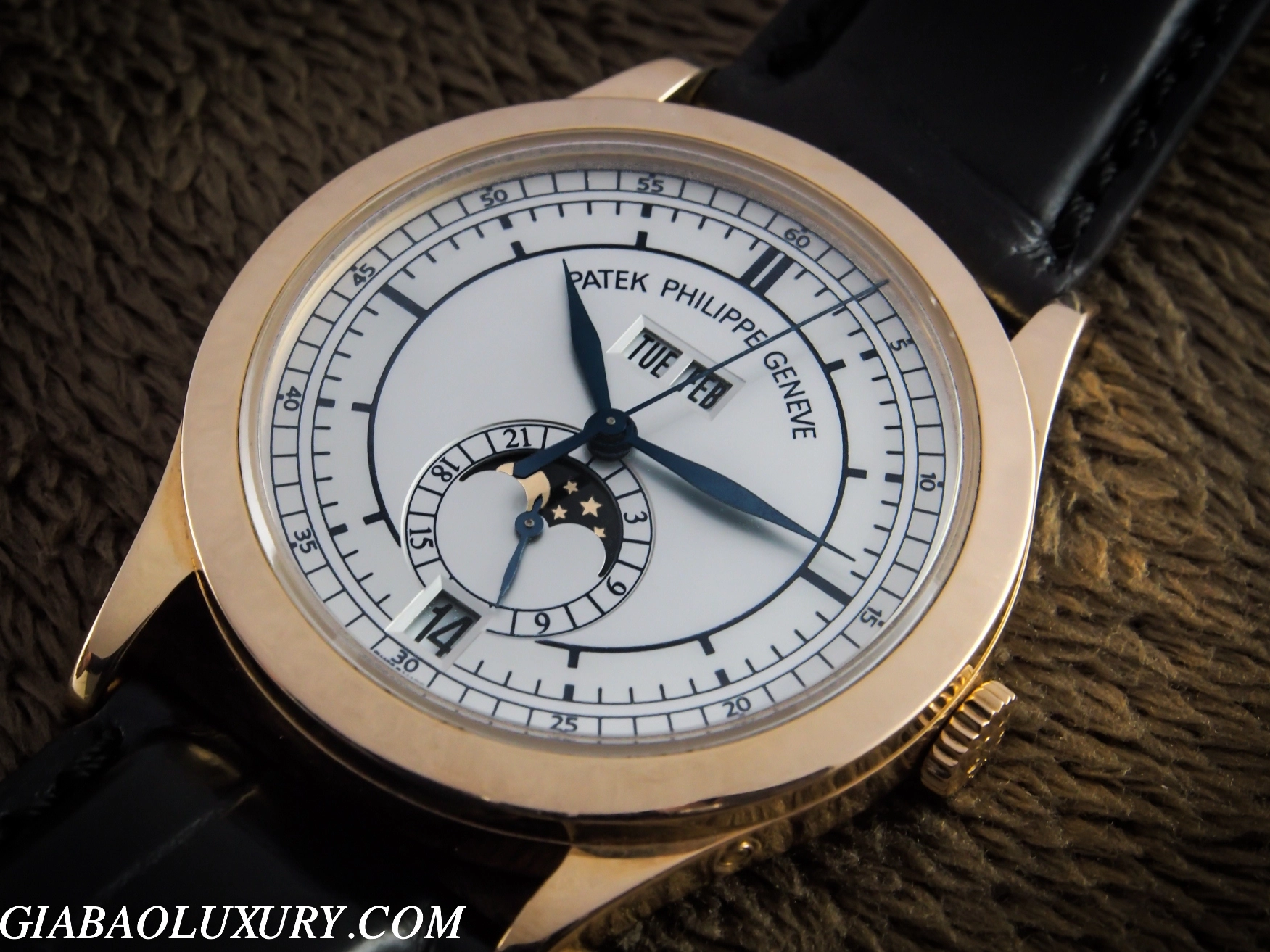 Patek Philippe 5396R-011: lịch thường niên theo phong cách cổ điển — ảnh chi tiết 06