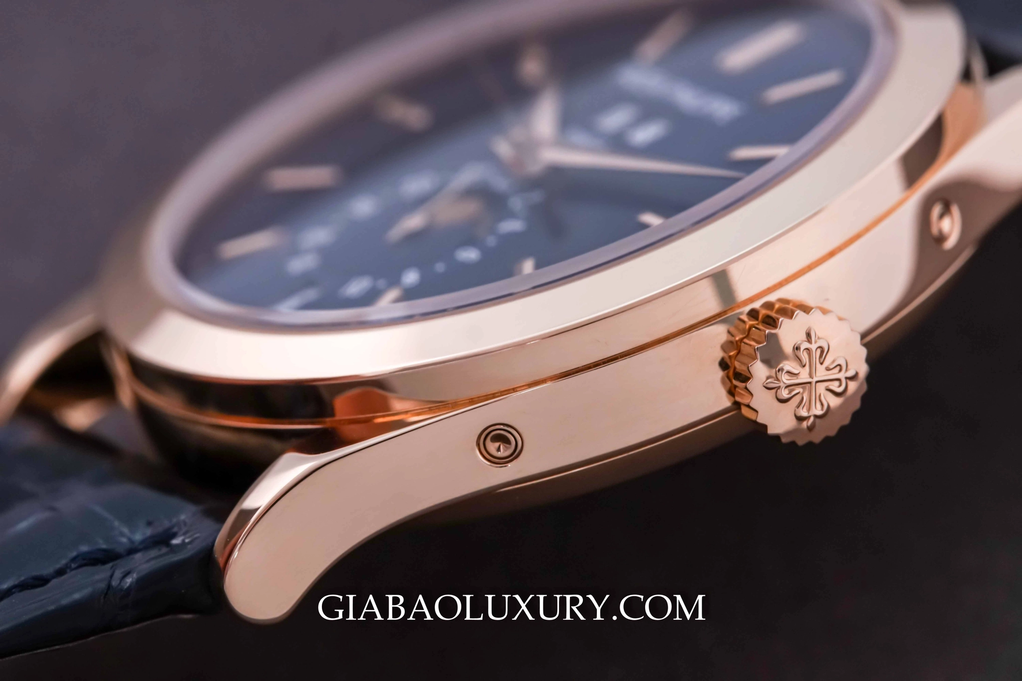 Patek Philippe 5396R-011: lịch thường niên theo phong cách cổ điển — ảnh chi tiết 14
