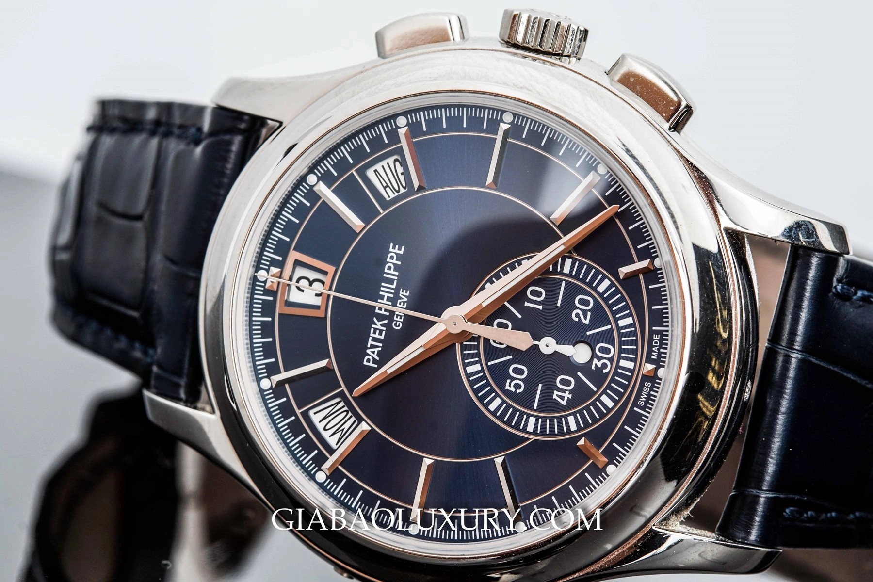Patek Philippe 5905P-001: lịch thường niên và flyback chronograph — ảnh chi tiết 03