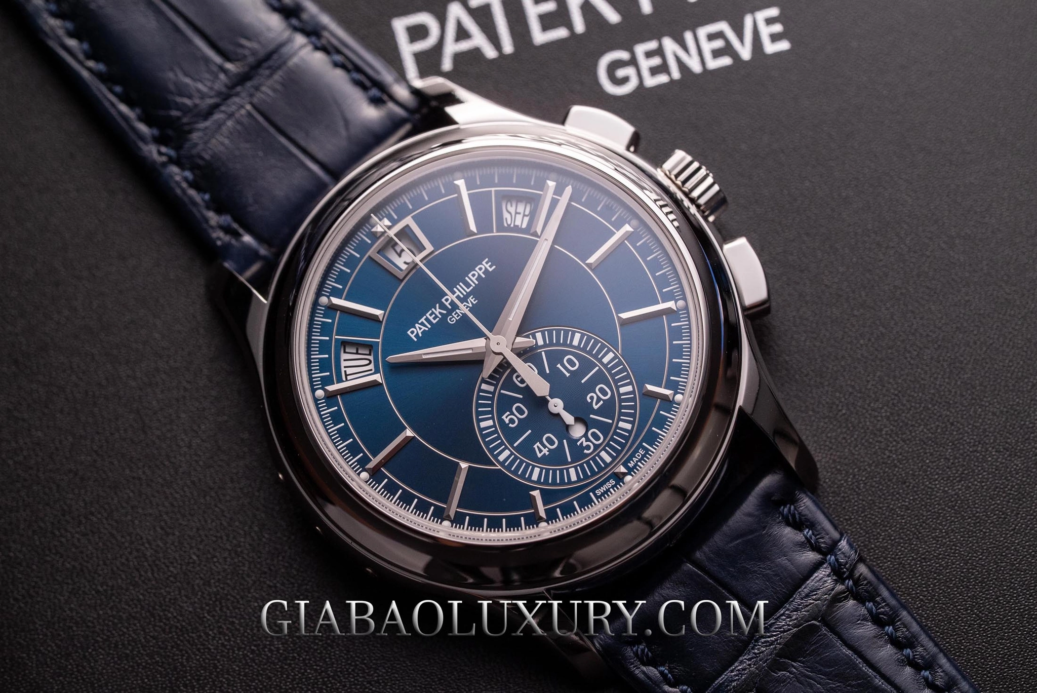 Patek Philippe 5905P-001: lịch thường niên và flyback chronograph — ảnh chi tiết 04