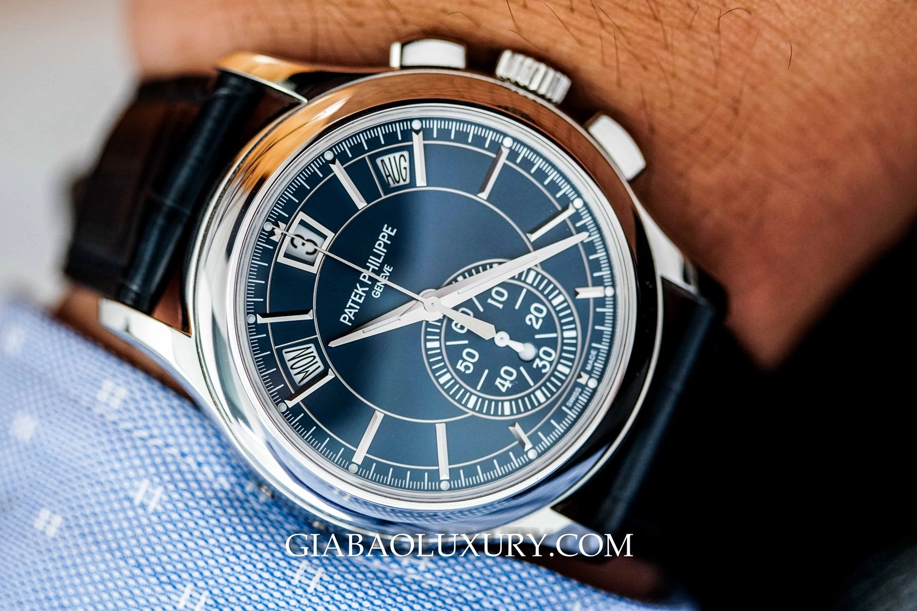 Patek Philippe 5905P-001: lịch thường niên và flyback chronograph — ảnh chi tiết 09