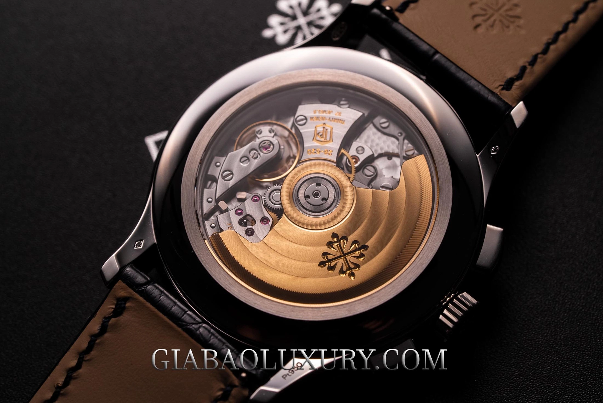 Patek Philippe 5905P-001: lịch thường niên và flyback chronograph — ảnh chi tiết 21