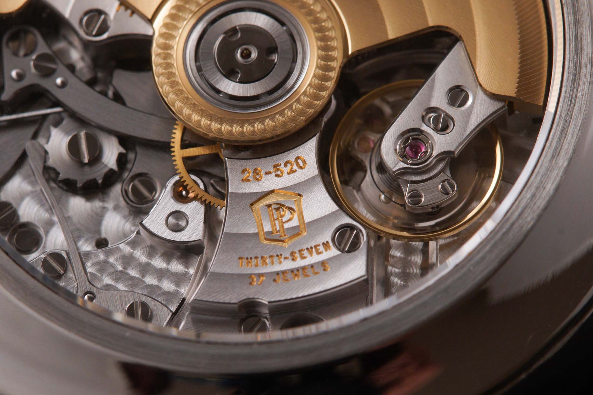 Patek Philippe 5905P và 5170P: hai cách làm chronograph: calibre CH 29-535 PS qua đáy sapphire của Ref. 5170P