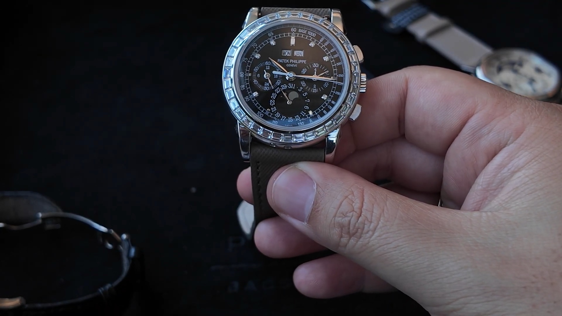 Bố cục lịch vạn niên chronograph trên Patek Philippe 5971P