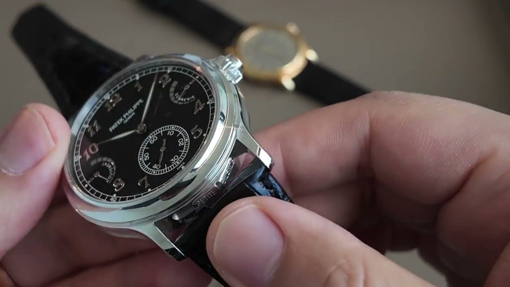 Patek Philippe 6301P nhìn nghiêng phần vỏ và mặt số