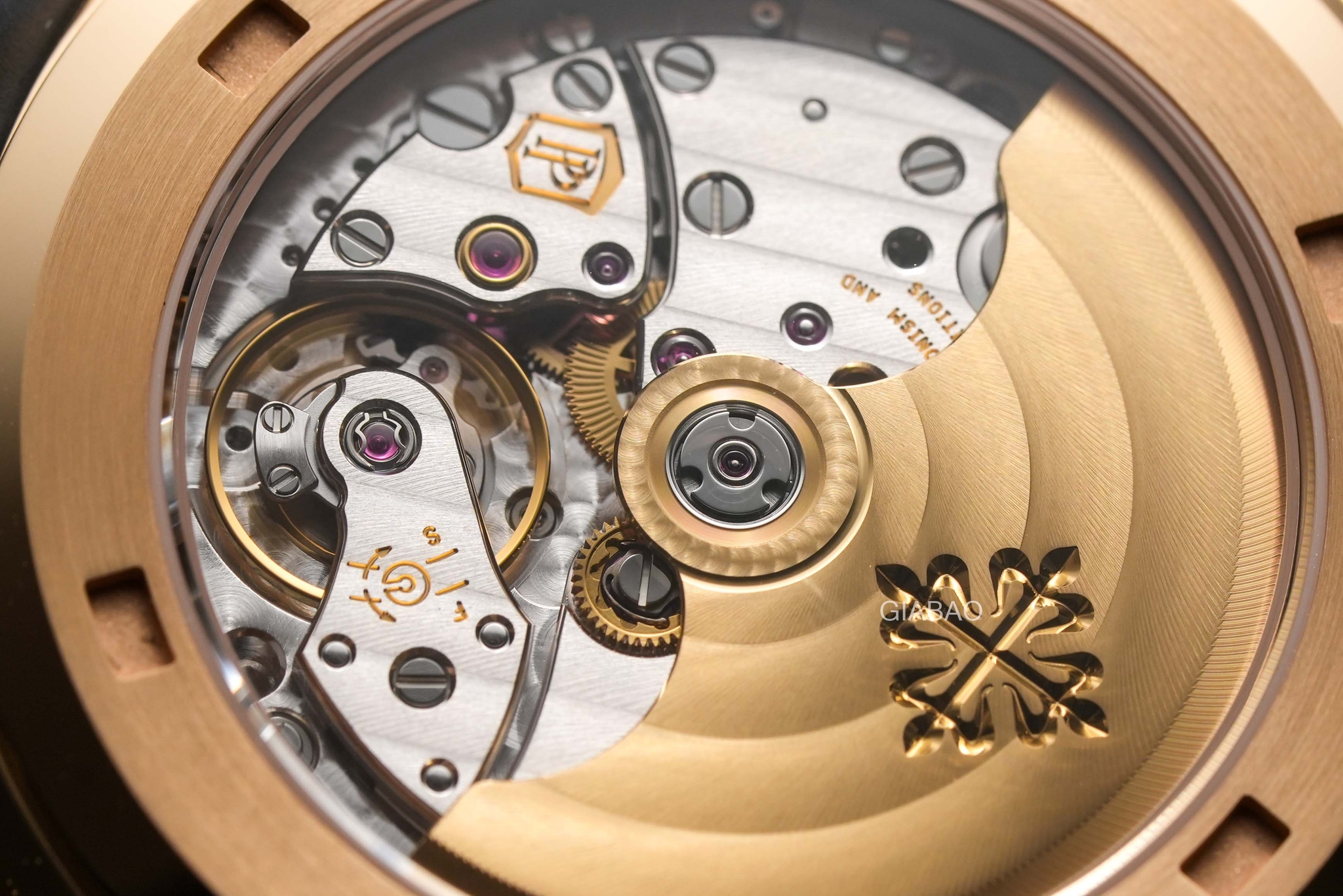 Calibre 26-330 S QA LU của Patek Philippe 5261R