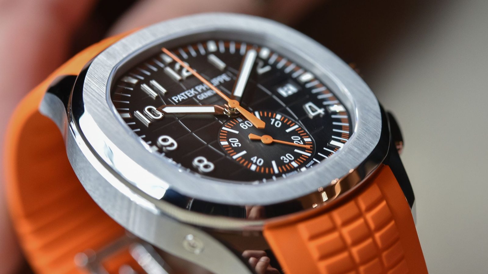 Patek Philippe 5968A-001: Aquanaut chronograph đầu tiên