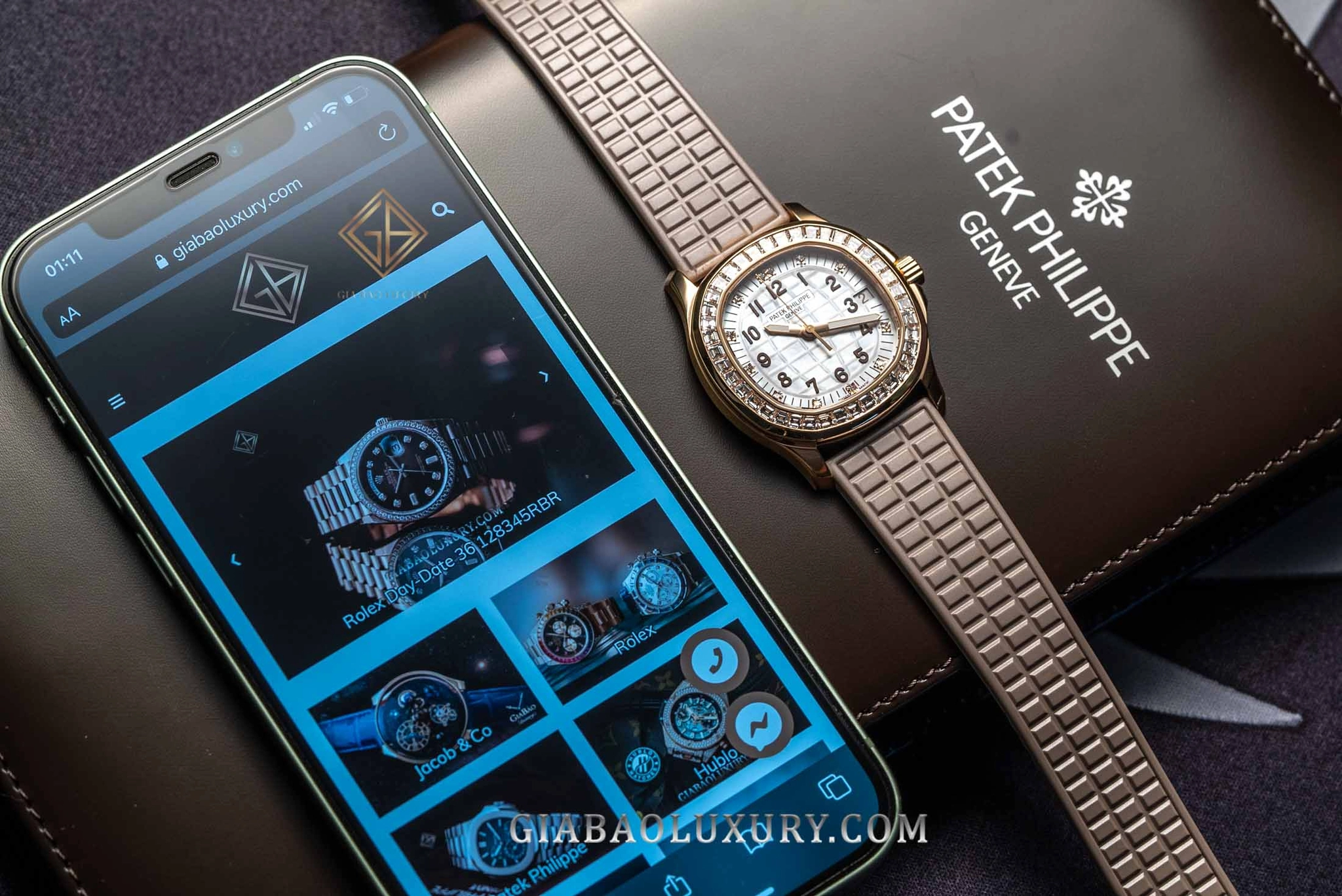 Patek Philippe Aquanaut Luce Haute Joaillerie 5072R-001: Mặt số xà cừ chạm khắc với họa tiết caro hai sắc