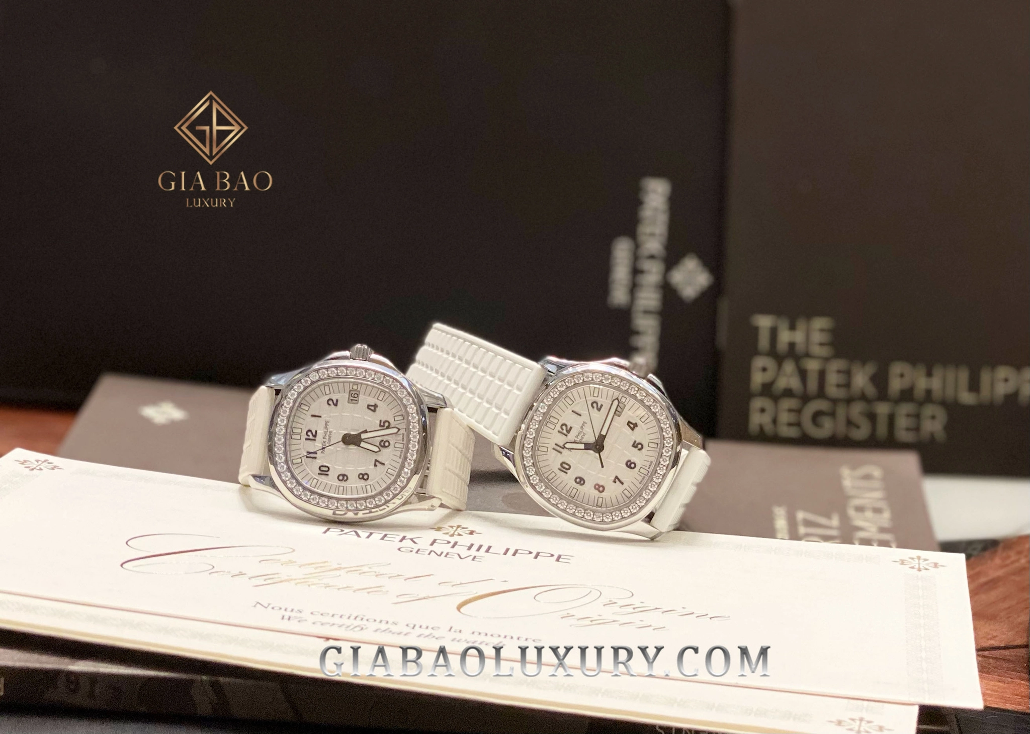 Patek Philippe Aquanaut Luce 5067A: Hai cấu hình Aquanaut Luce 5067A màu trắng