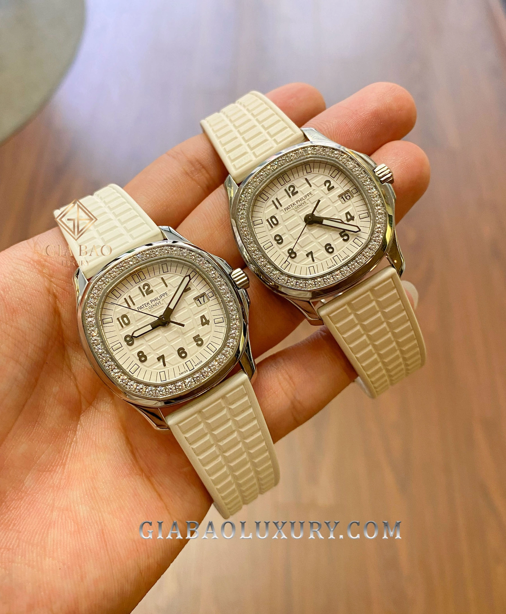 Patek Philippe Aquanaut Luce Travel Time 5269/200R-001: dây composite trắng và khóa gập
