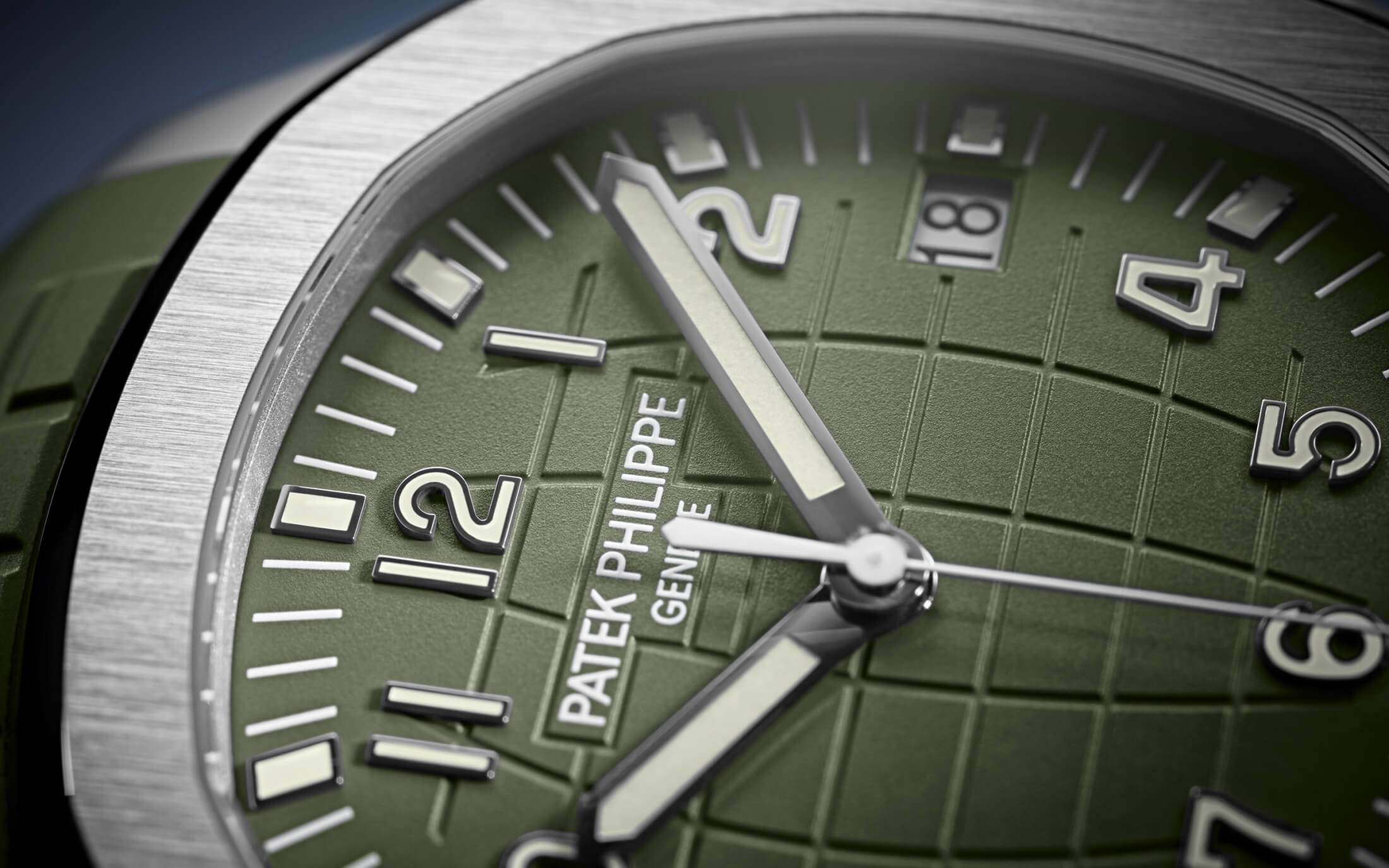 Patek Philippe tại Baselworld 2019: 5231J, 5905R và 5168G: Patek Philippe Aquanaut 5168G-010 màu khaki green