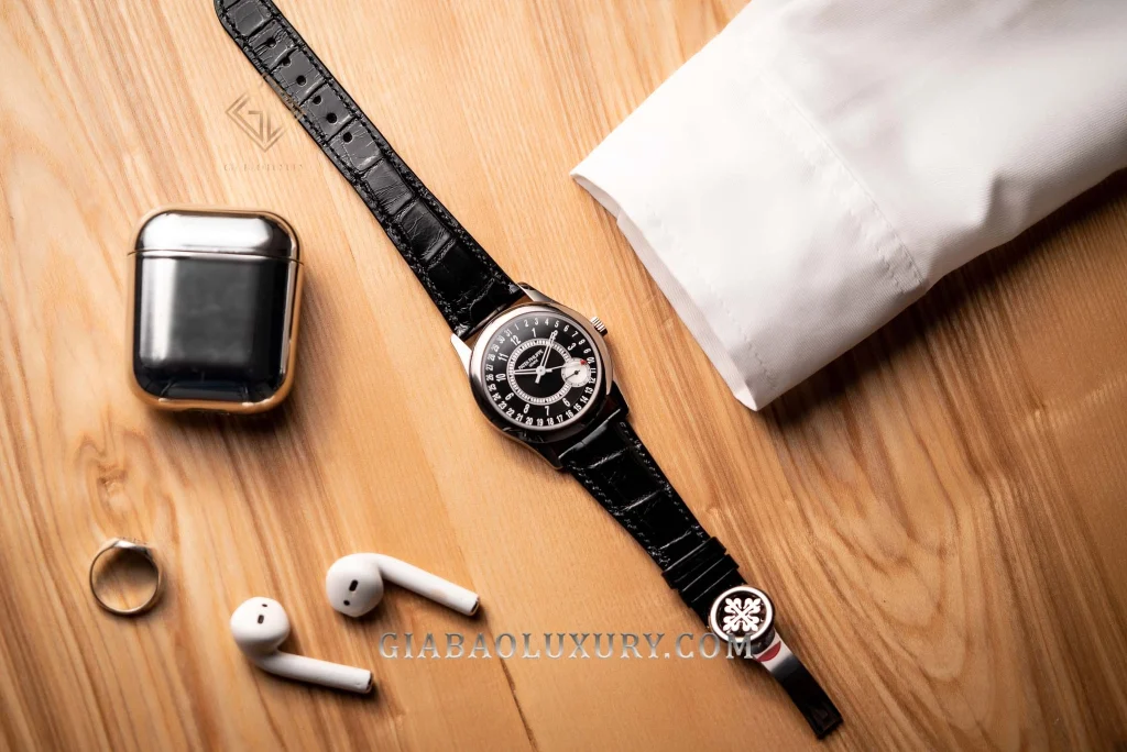Patek Philippe Calatrava 6006G-001: Calibre 240 PS C và micro-rotor qua đáy sapphire