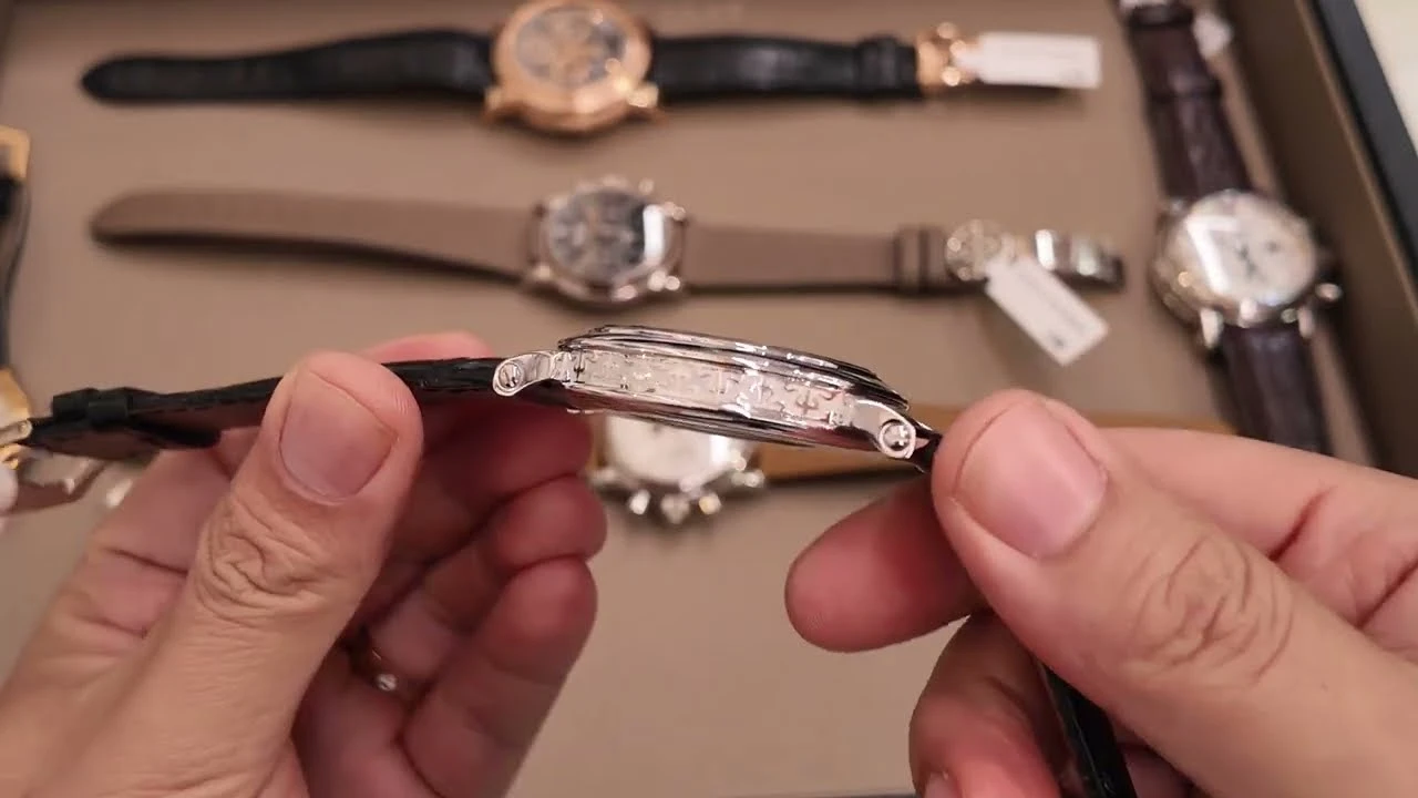 Cạnh vỏ Patek Philippe Celestial Ref. 5102G-001