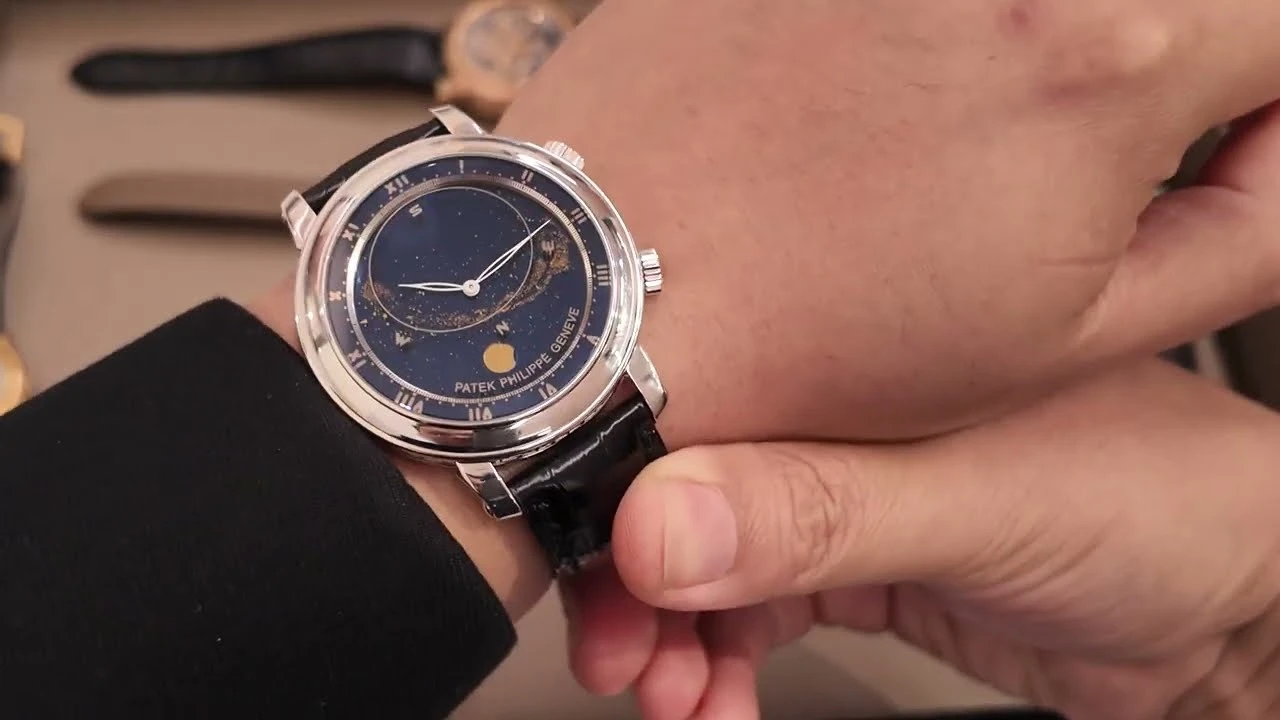 Patek Philippe Celestial Ref. 5102G-001 khi đeo trên cổ tay