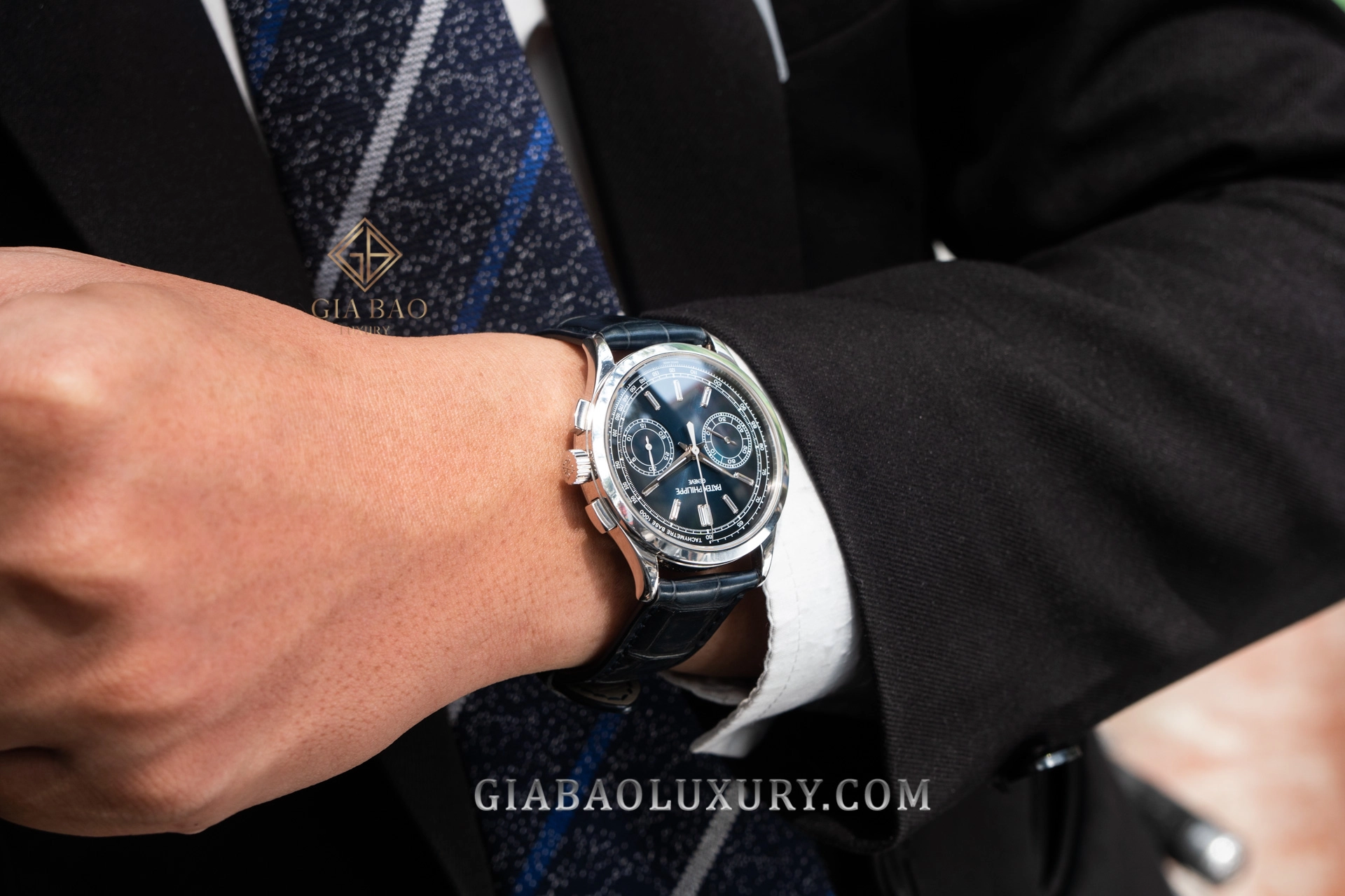 Patek Philippe: giải mã ký hiệu và dấu nhận diện: Bề mặt vỏ và mặt số cần được đối chiếu cùng reference