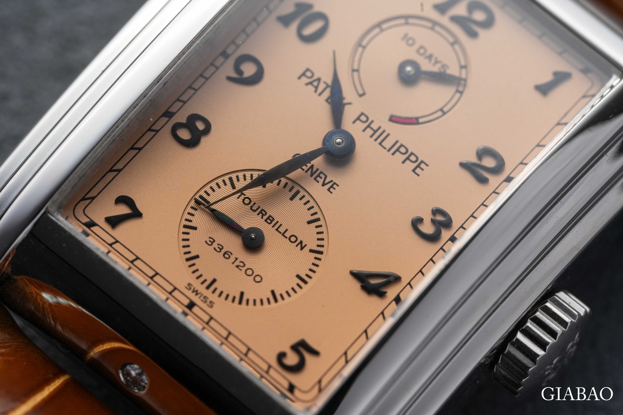 Patek Philippe 5101P: tourbillon 10 ngày bạch kim
