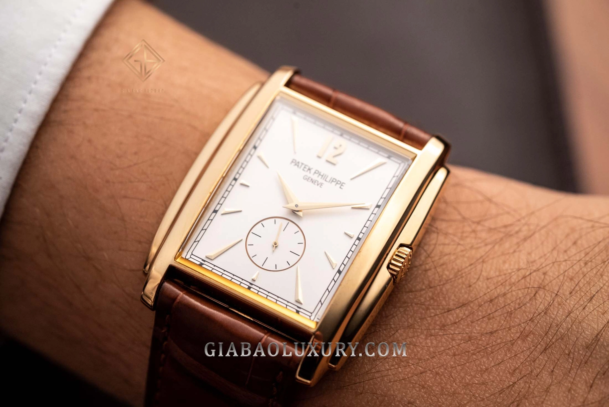 Patek Philippe Gondolo 5124J-001: Patek Philippe Gondolo 5124J-001 trên cổ tay