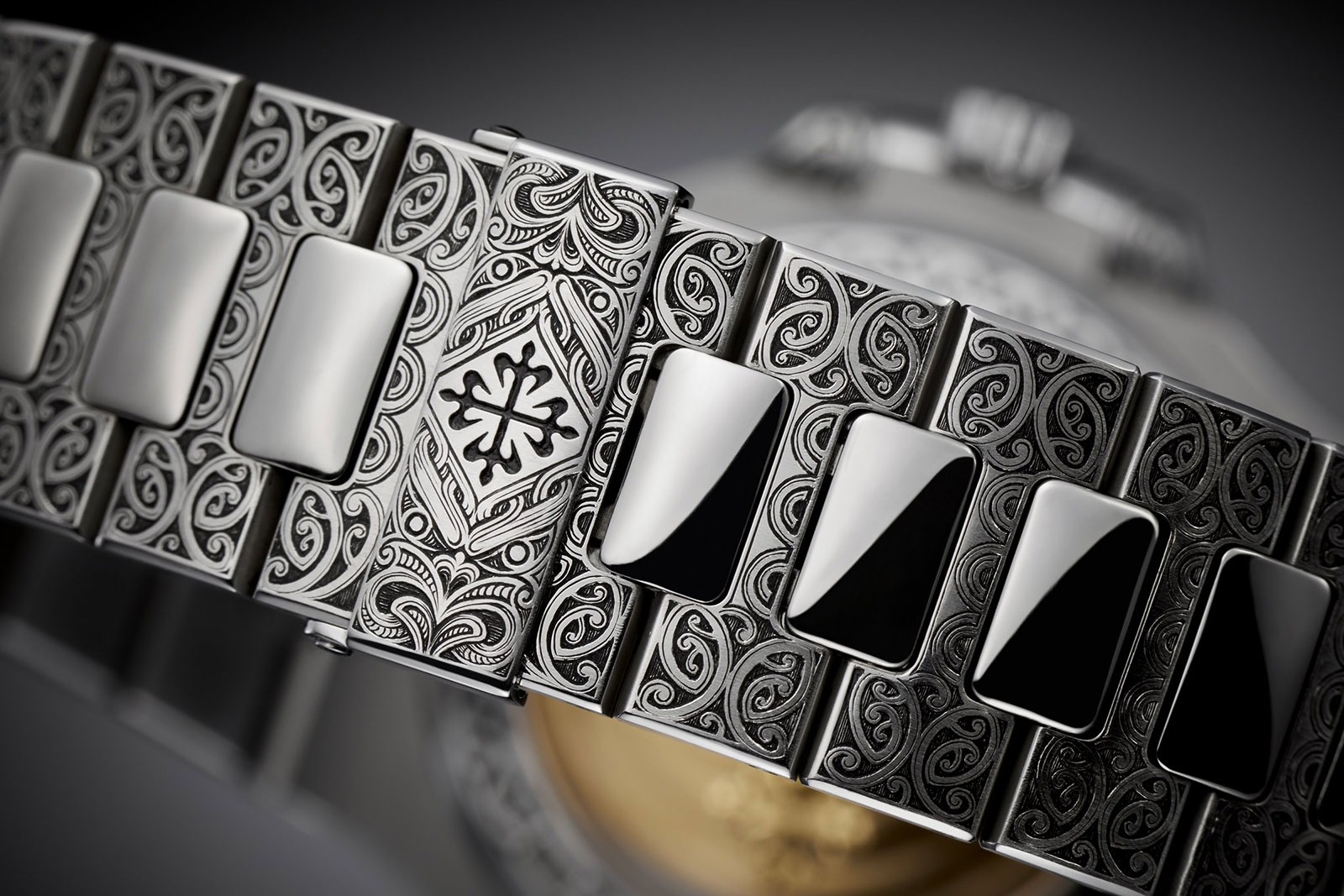 Đáy Patek Philippe Nautilus Children Action 2024