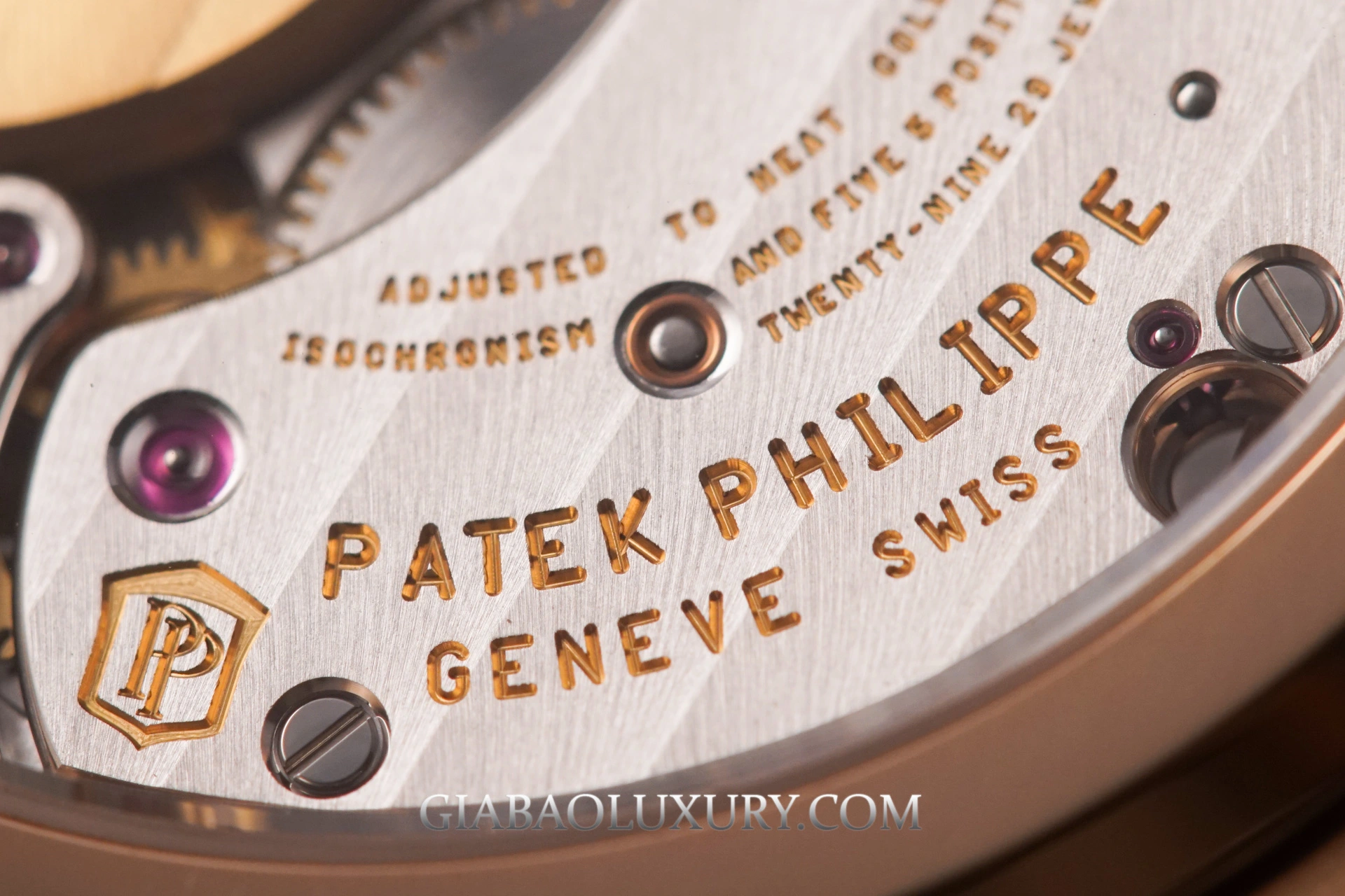 Patek Philippe Nautilus 5712R-001: mặt số bất đối xứng, calibre 240 — ảnh chi tiết 19