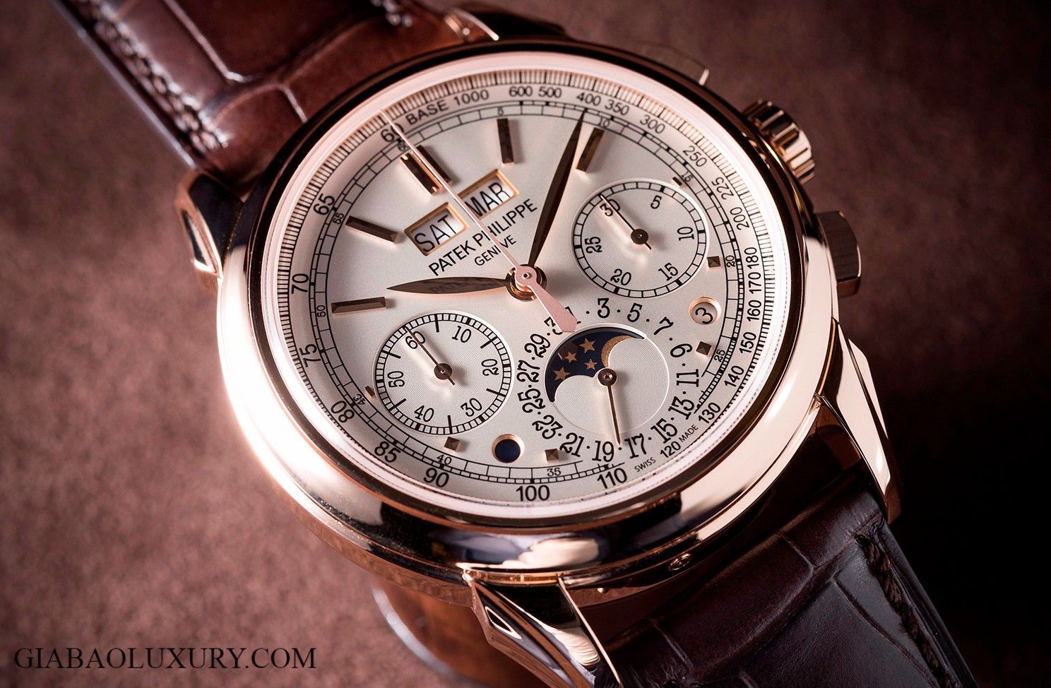 Patek Philippe Ref. 5270 lịch vạn niên chronograph