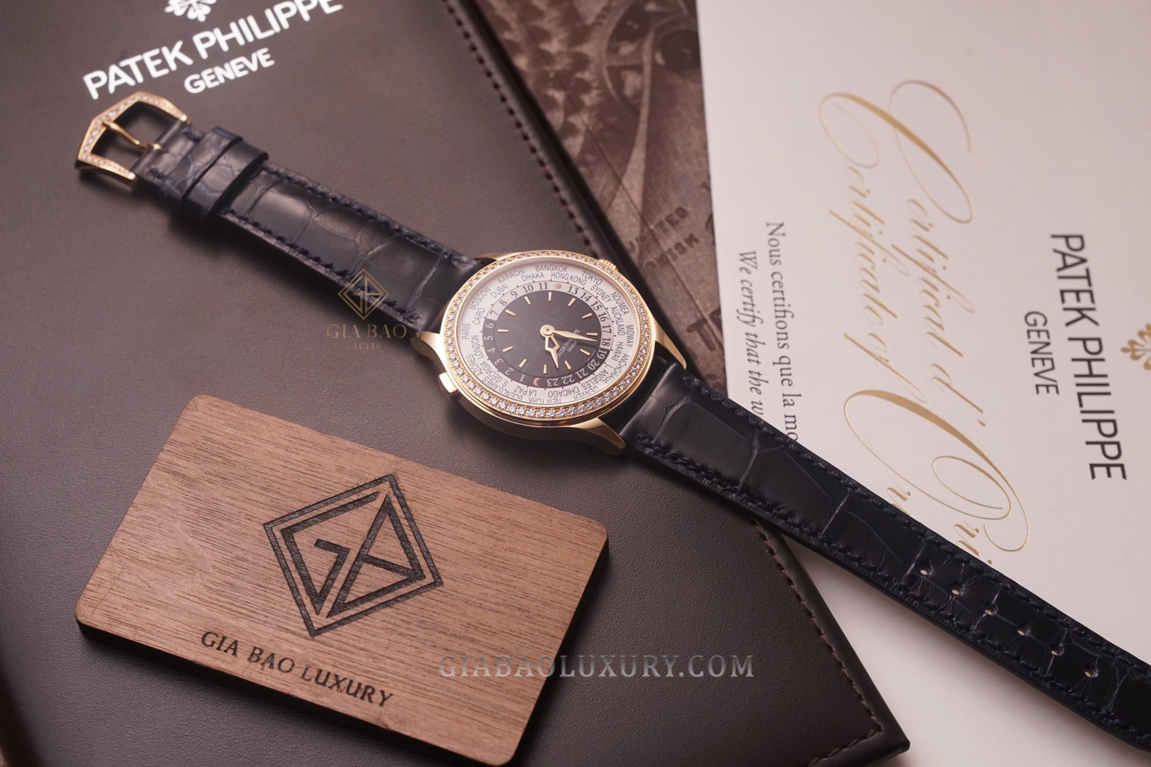 Patek Philippe World Time 7130R-012 New York 2017 Special Edition: 7130R-012 cùng hộp và Certificate of Origin