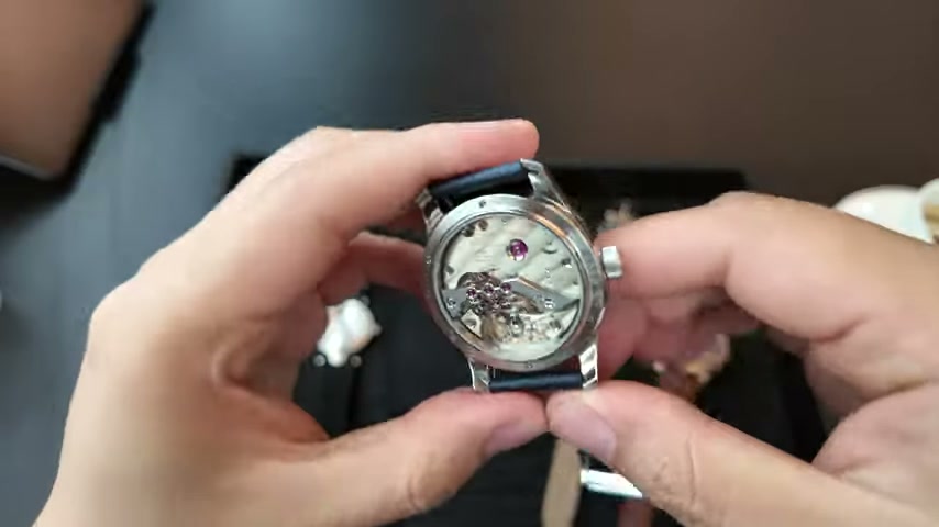 Calibre 171 của Petermann Bédat