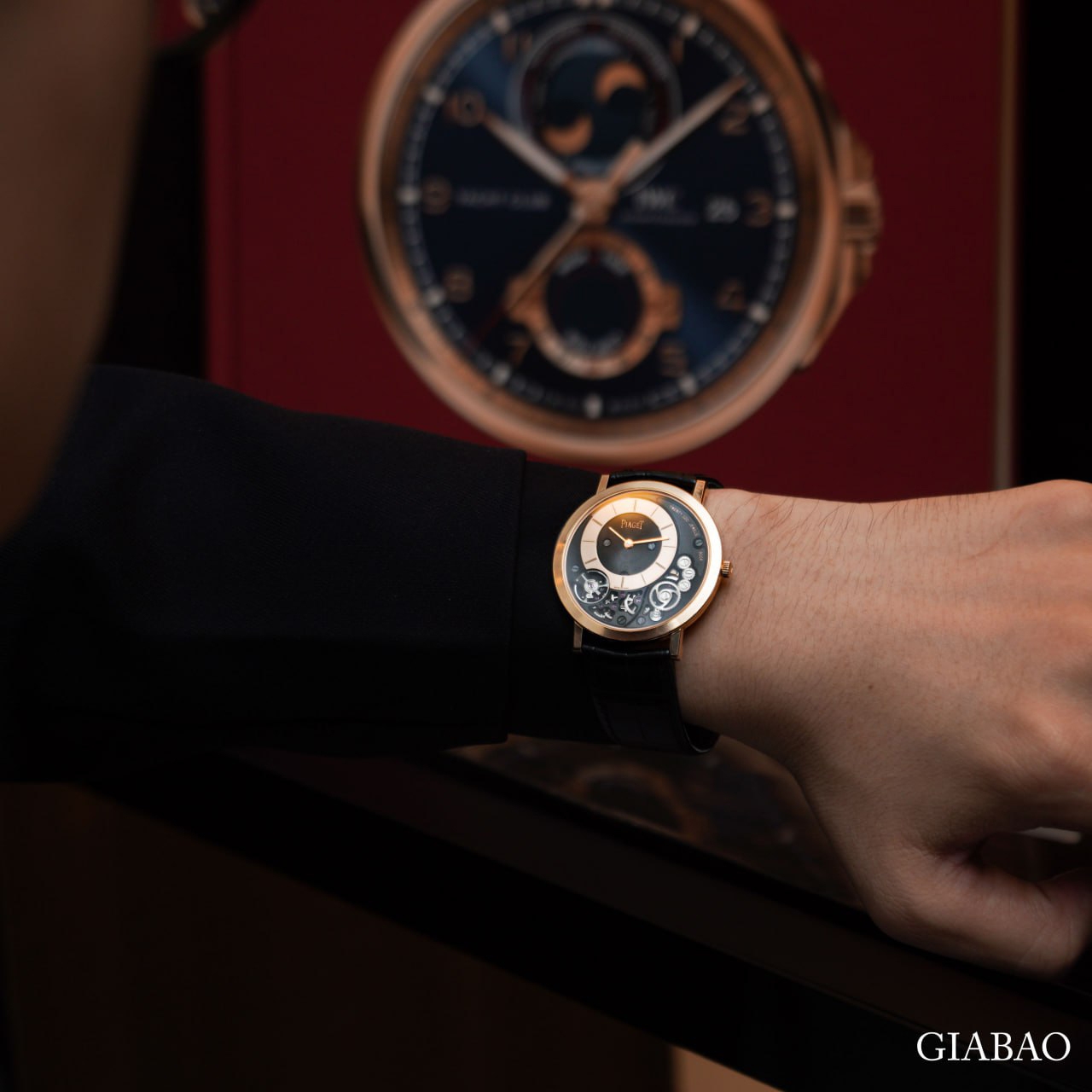 Piaget Altiplano 900P G0A41011: đồng hồ lên cót tay siêu mỏng: Cận cảnh cầu máy và bánh răng của calibre Piaget 900P