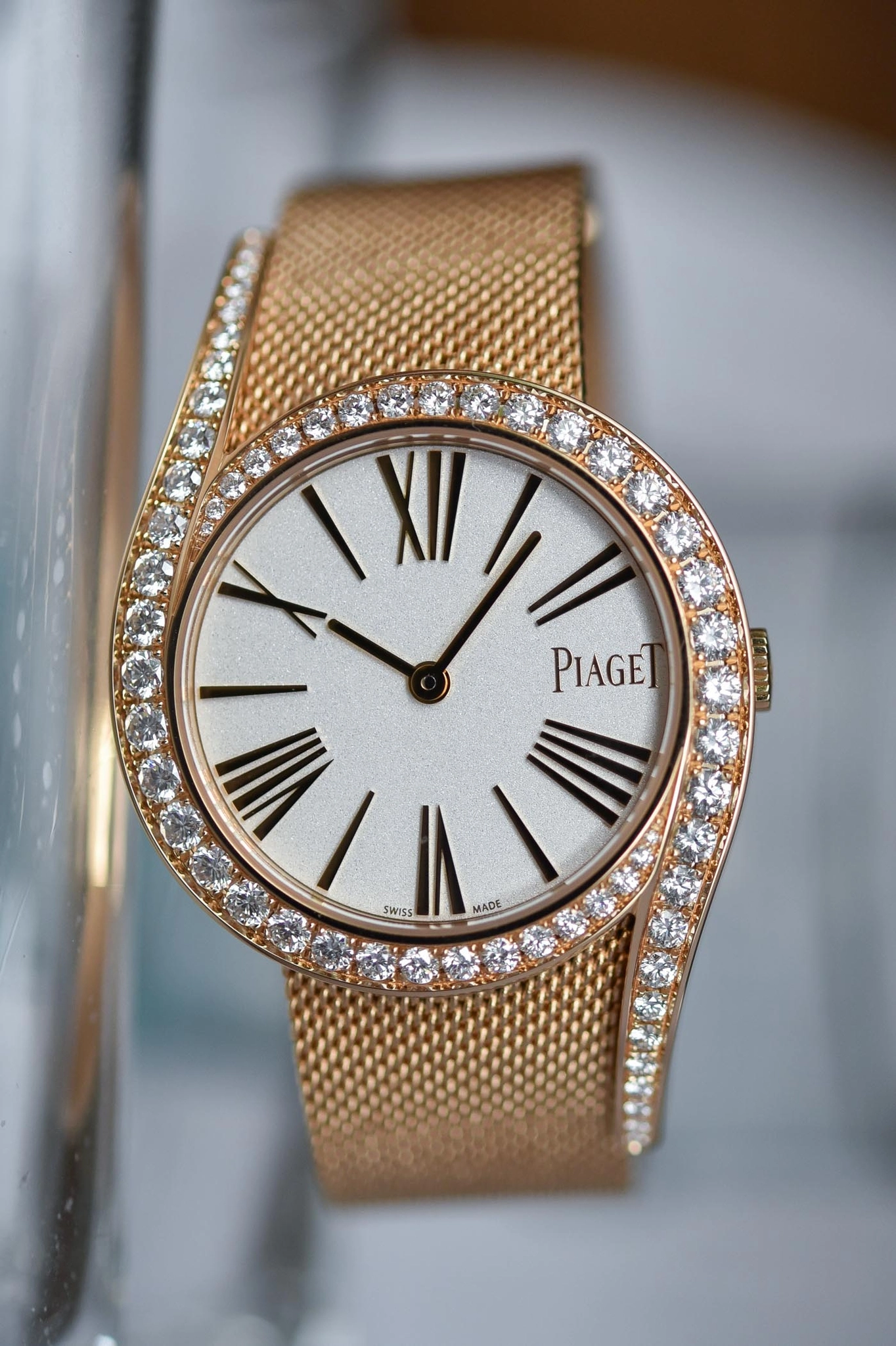 Piaget Limelight Gala Automatic 32 mm: vỏ vàng hồng, bezel kim cương và bracelet vàng