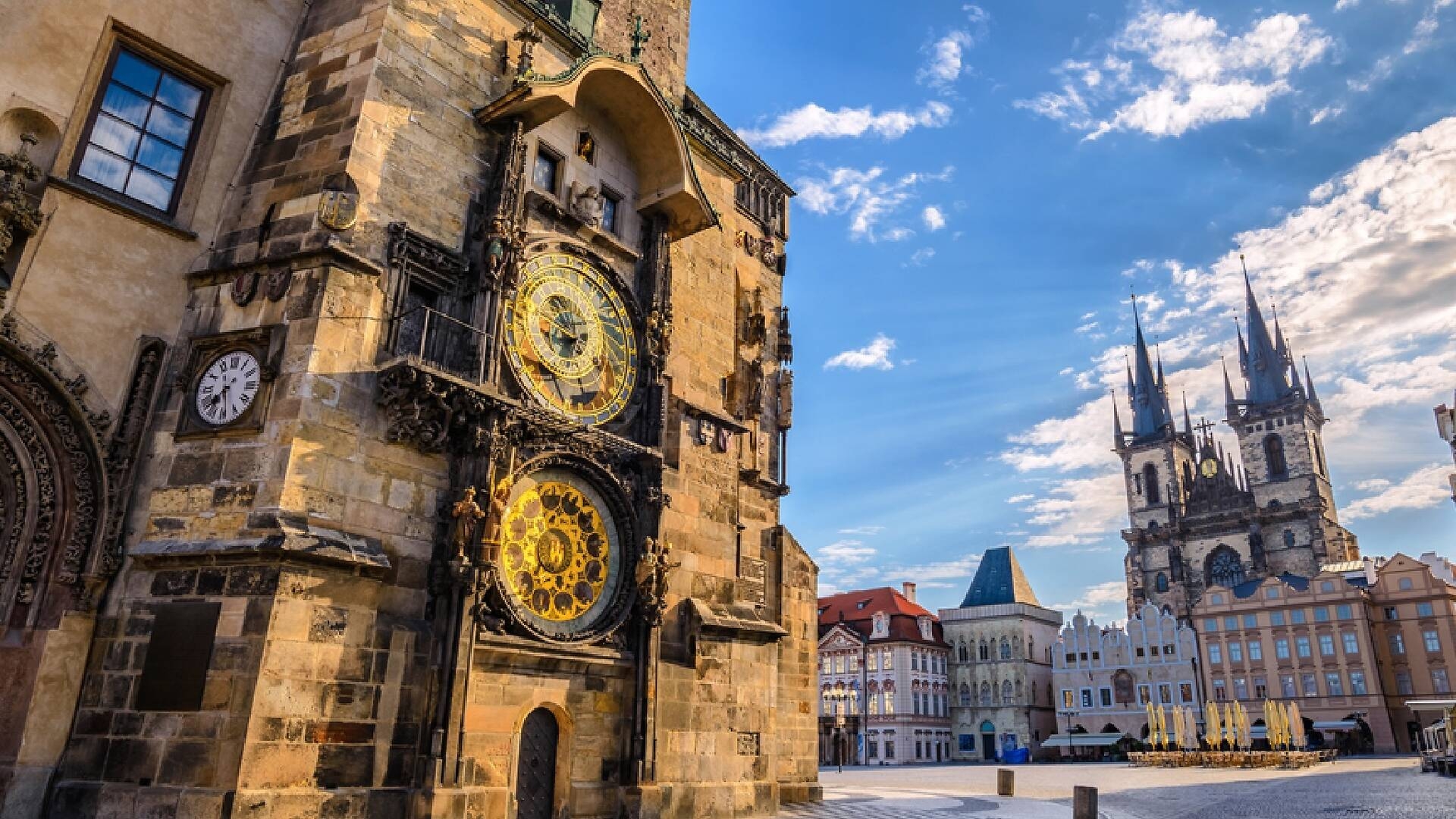 Cận cảnh chi tiết trang trí trên Orloj Praha