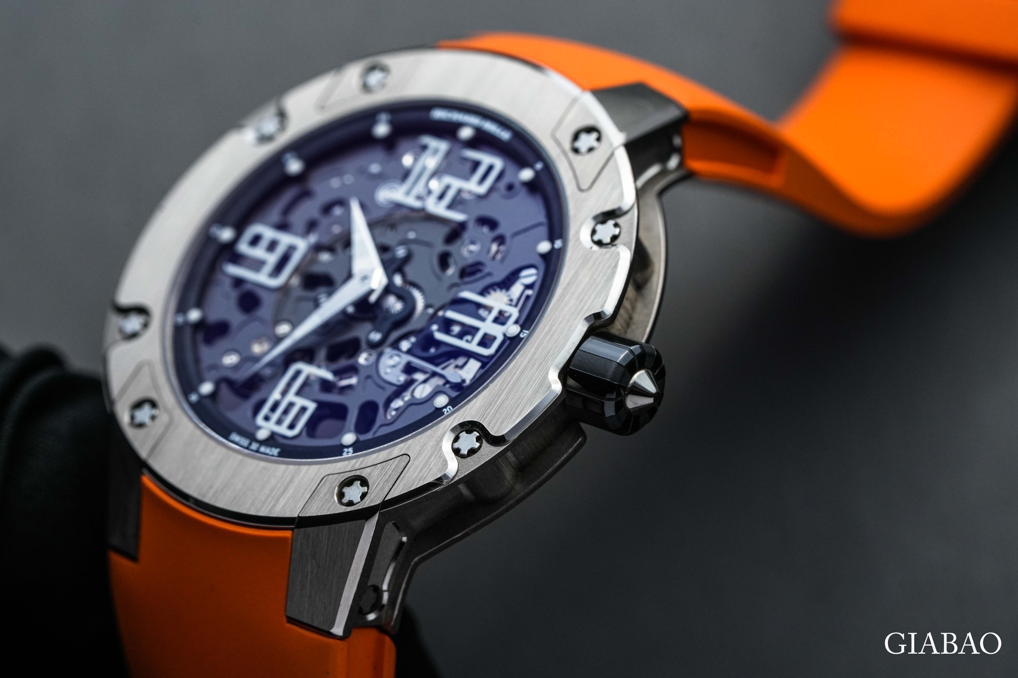Richard Mille RM 033 vàng trắng: siêu mỏng 6,3 mm — ảnh chi tiết 5