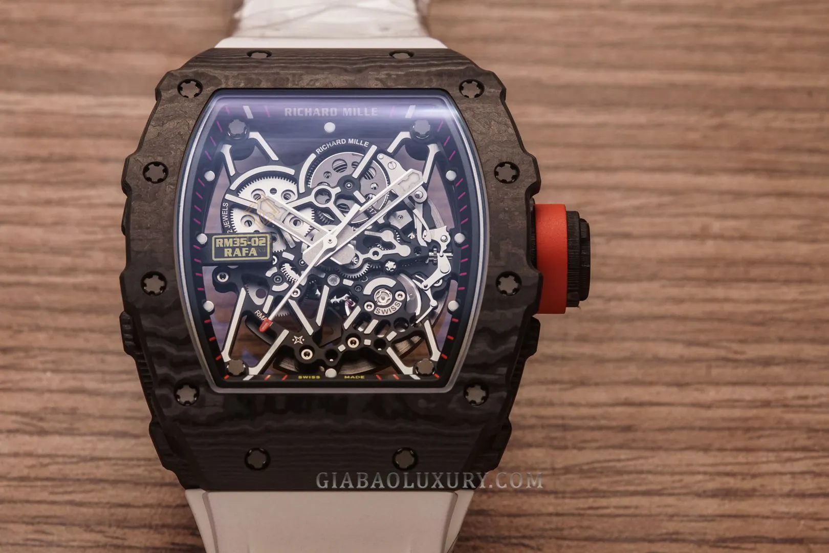 Richard Mille RM 35-02 Rafael Nadal NTPT: vỏ Carbon TPT với dáng tonneau