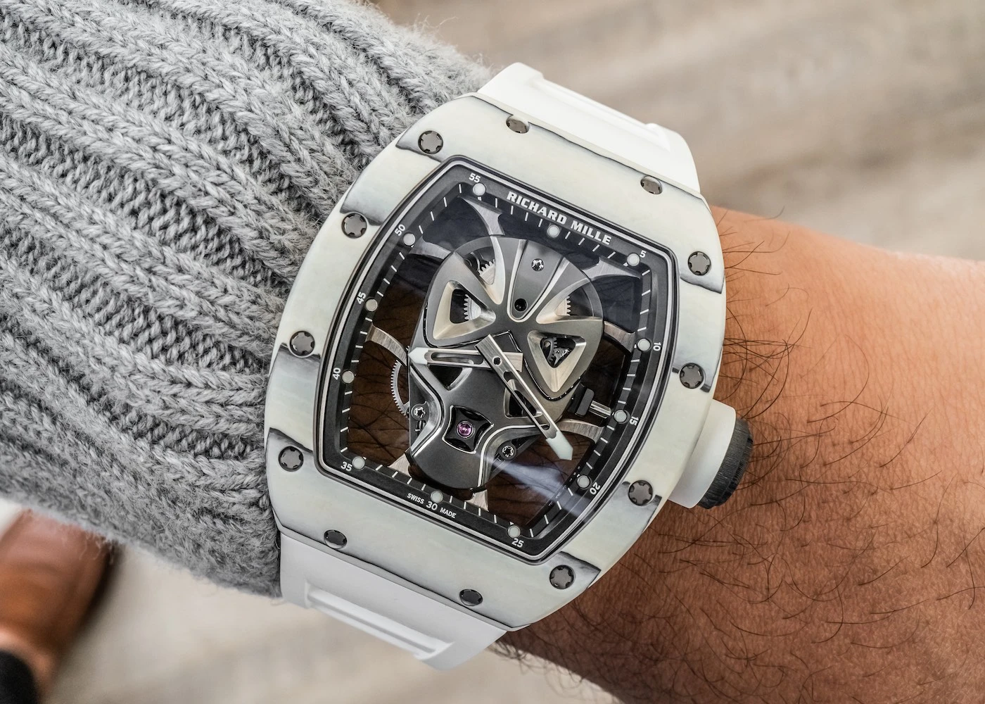 Richard Mille RM 52-06 Tourbillon Mask: Richard Mille RM 52-06 trên cổ tay