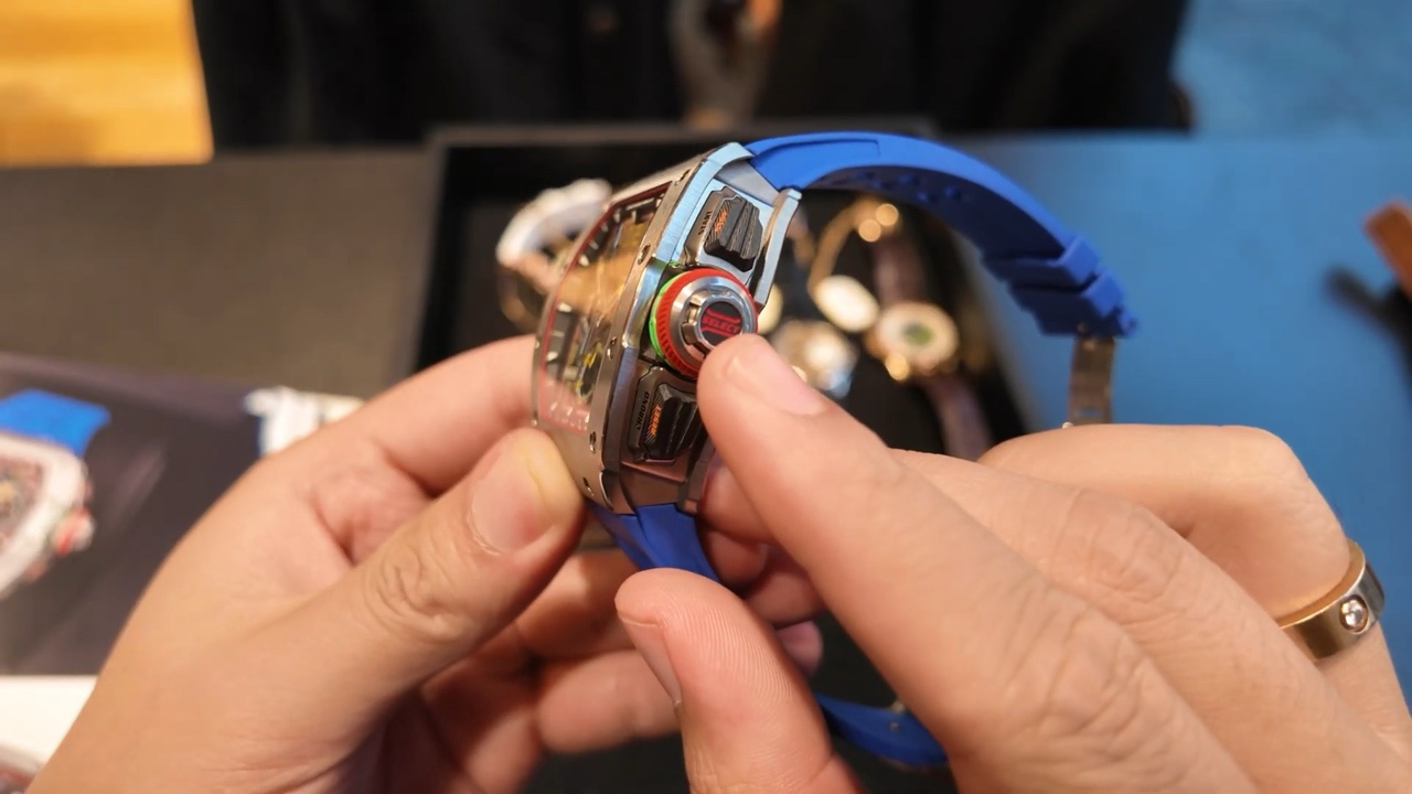 Các nút bấm của Richard Mille RM 65-01 titanium