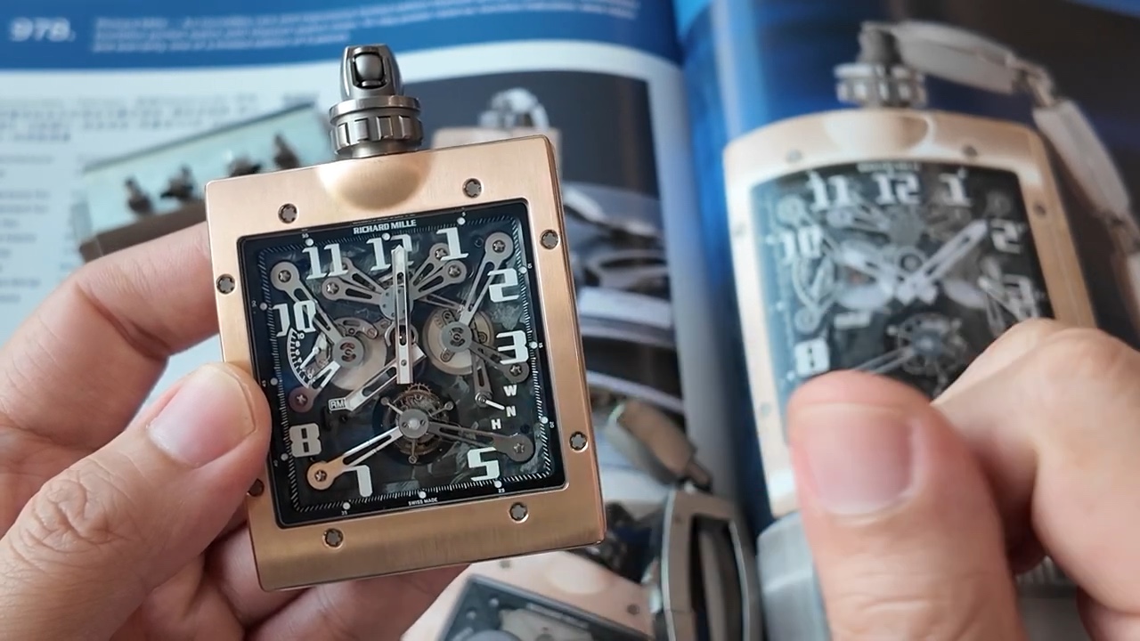 Mặt trước Richard Mille RM 020 AI RG với tourbillon